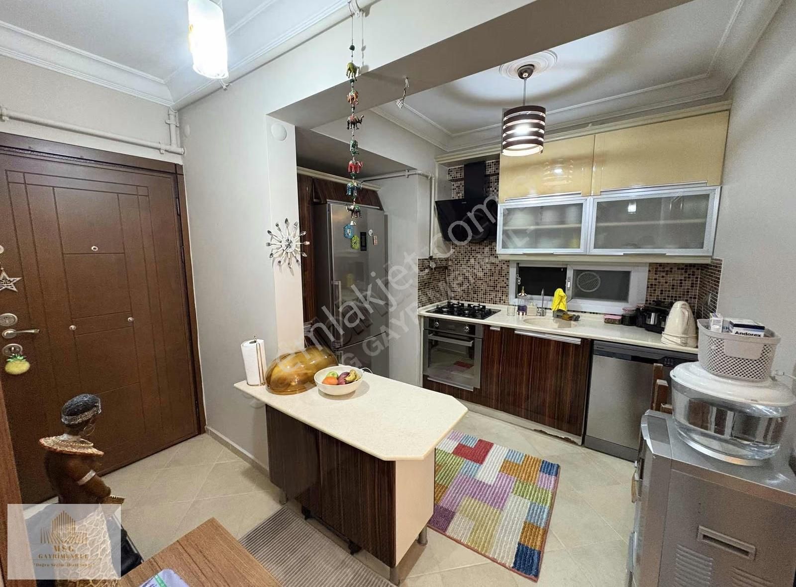 -msg'den Bahçelievlerde Ara Kat, Bakımlı 3+1 - 115 M2 Daire-