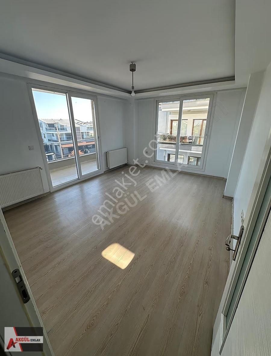 Akgül Emlak'tan 2+1 Kapalı M. Arakat Kiralık Daire