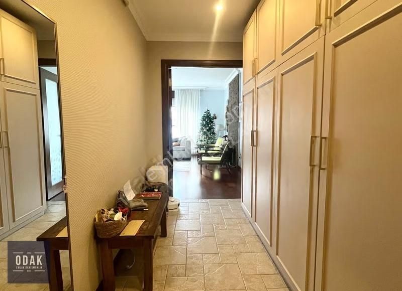 Odak'tan Bağdat Caddesi Üzerinde Genç Bina Da 2+1 Daire - Görsel 8