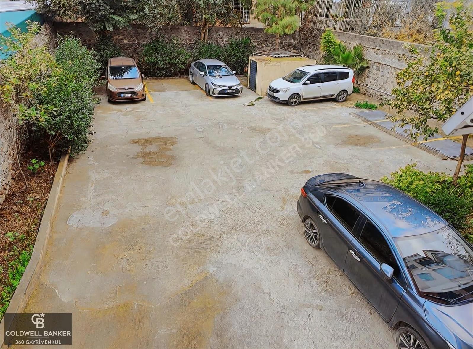 Karşıyaka Bahariye Mah. Satılık 4+1 Geniş Daire