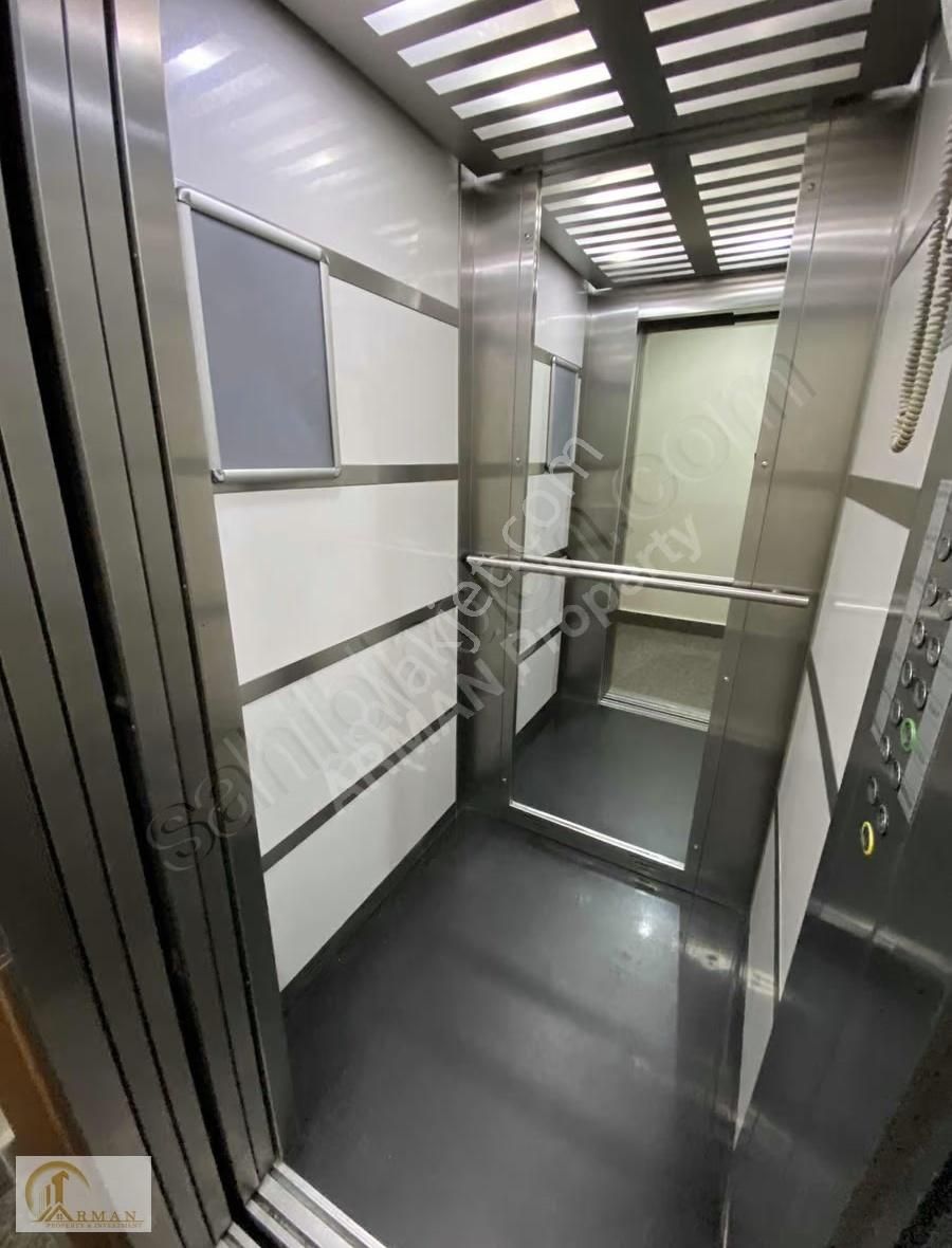 Blox Haliç 2 Sitesinde Yüksek Kat Balkonlu Önü Açık 2+1 Daire - Görsel 3