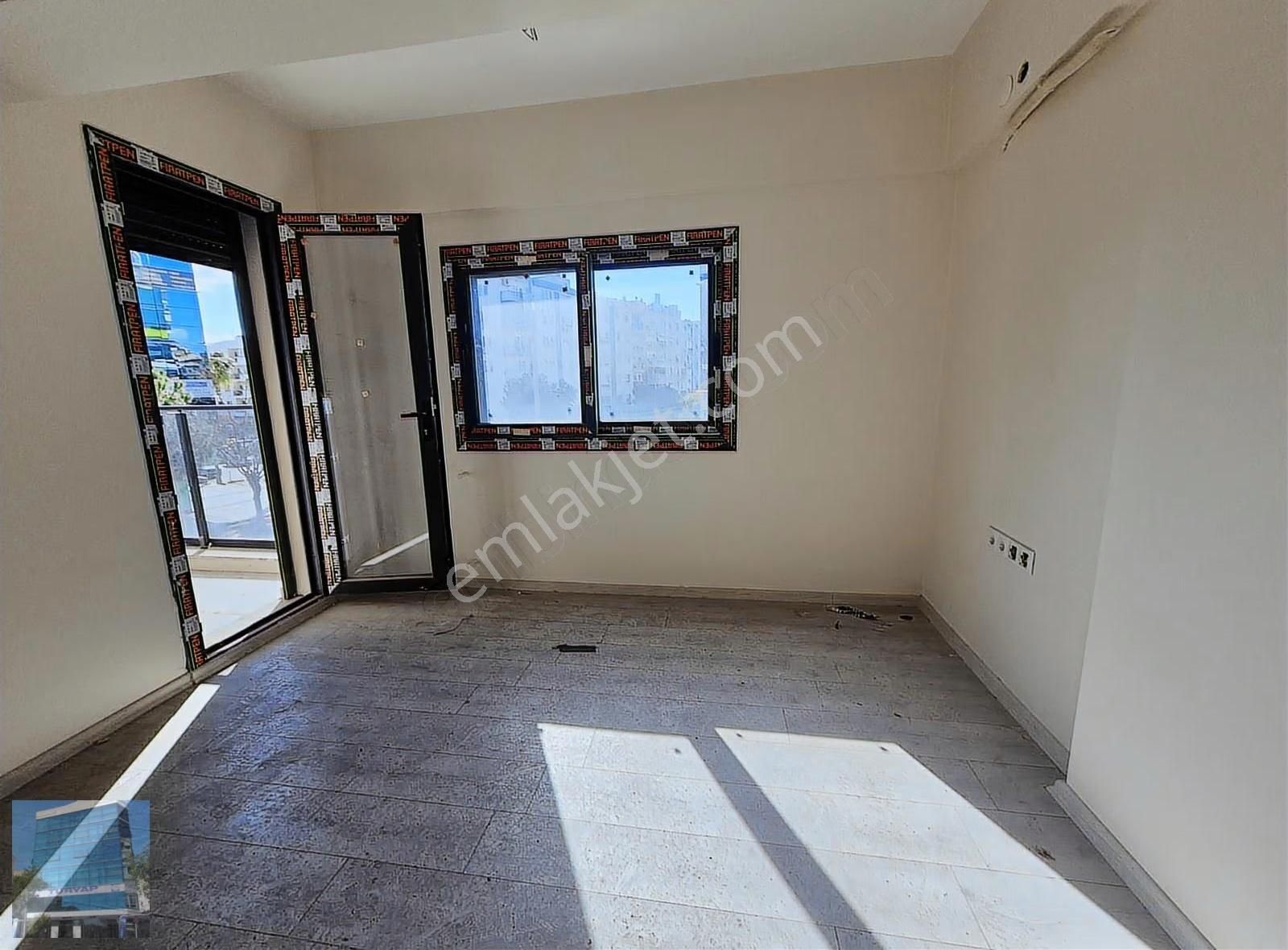 Karşıyaka Girne Bulvarında Kiralık 1+1 Daire - Görsel 4