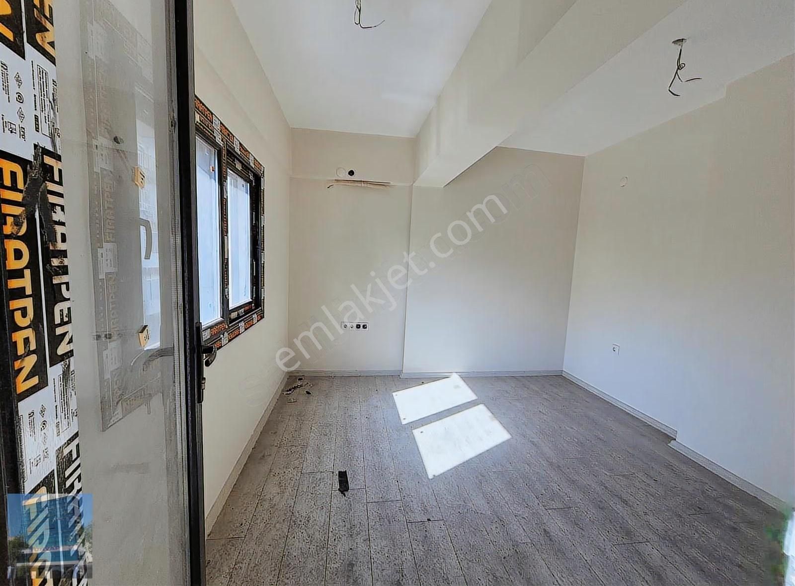 Karşıyaka Girne Bulvarında Kiralık 1+1 Daire - Görsel 14