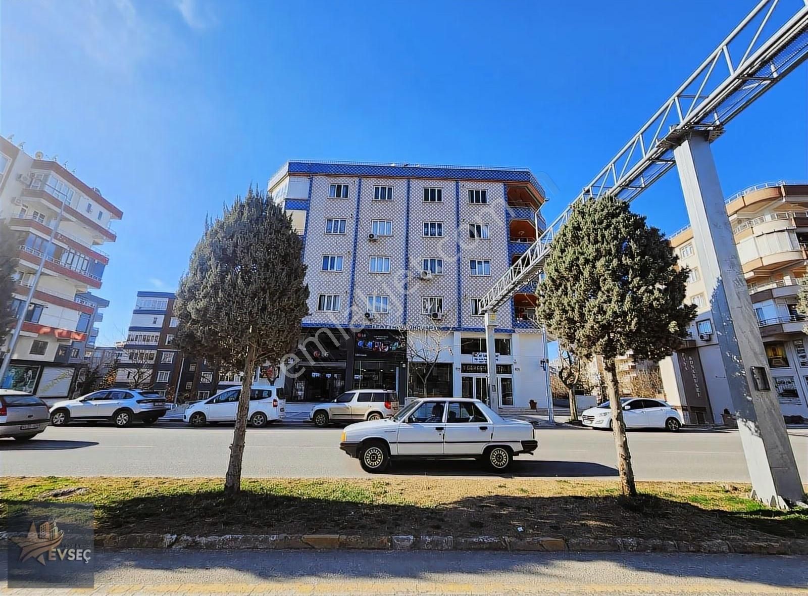 Evseçten 35 Metre Yol Üzerinde 5 Odalı Masrafsız Satılık Daire - Görsel 5