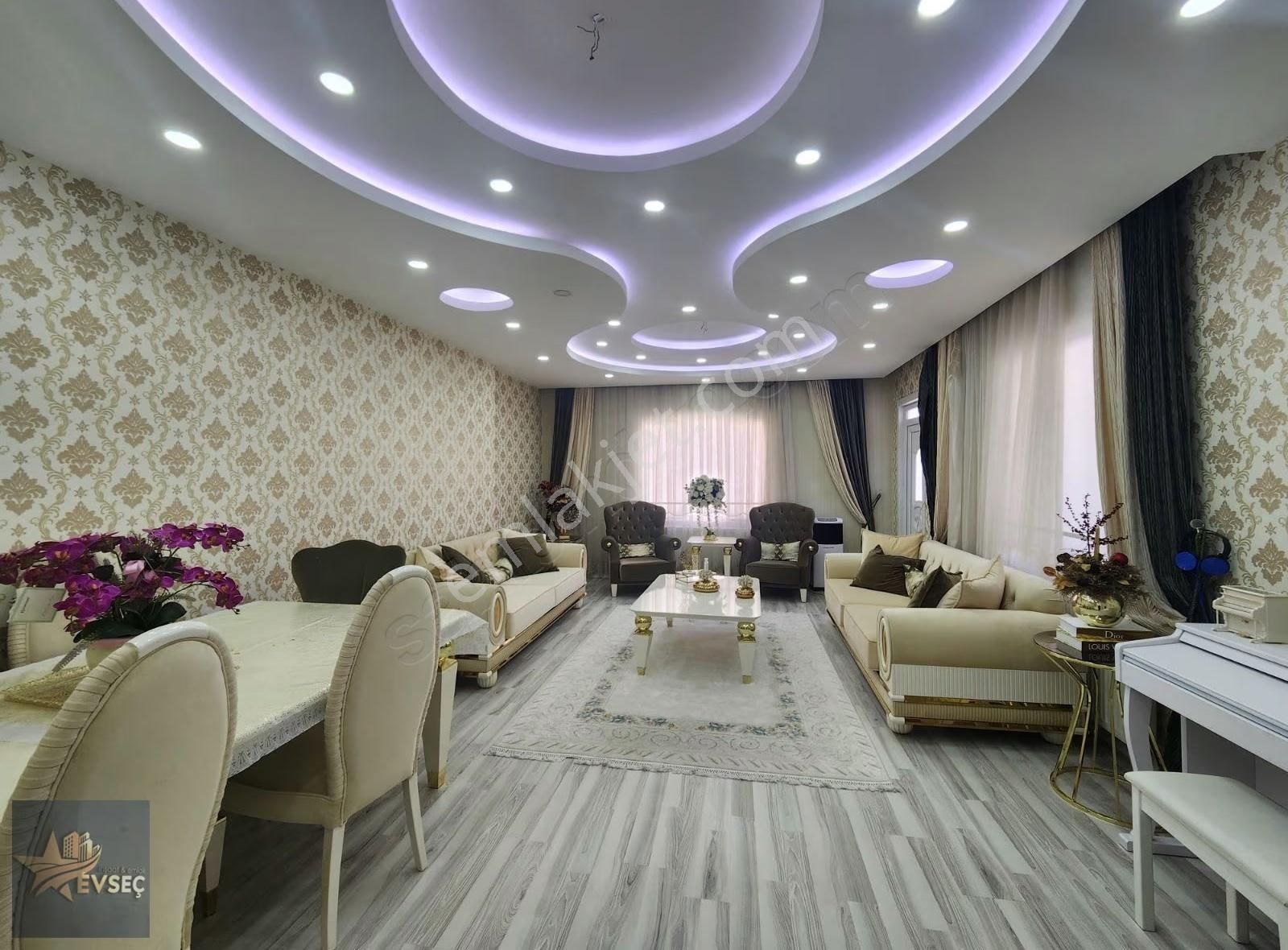 Evseçten 35 Metre Yol Üzerinde 5 Odalı Masrafsız Satılık Daire