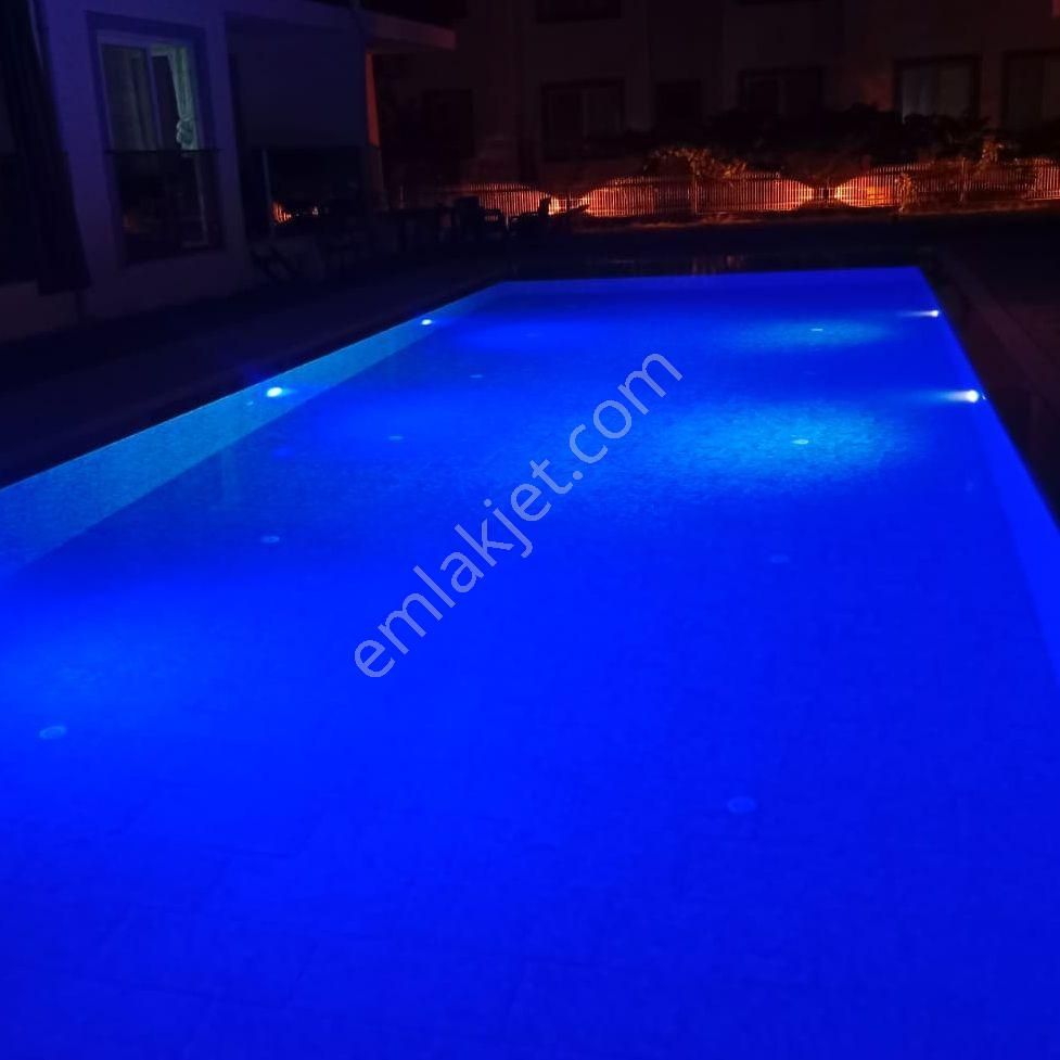 Karaburun Mahallesi Havuzlu Sitede 1+1 - Görsel 19