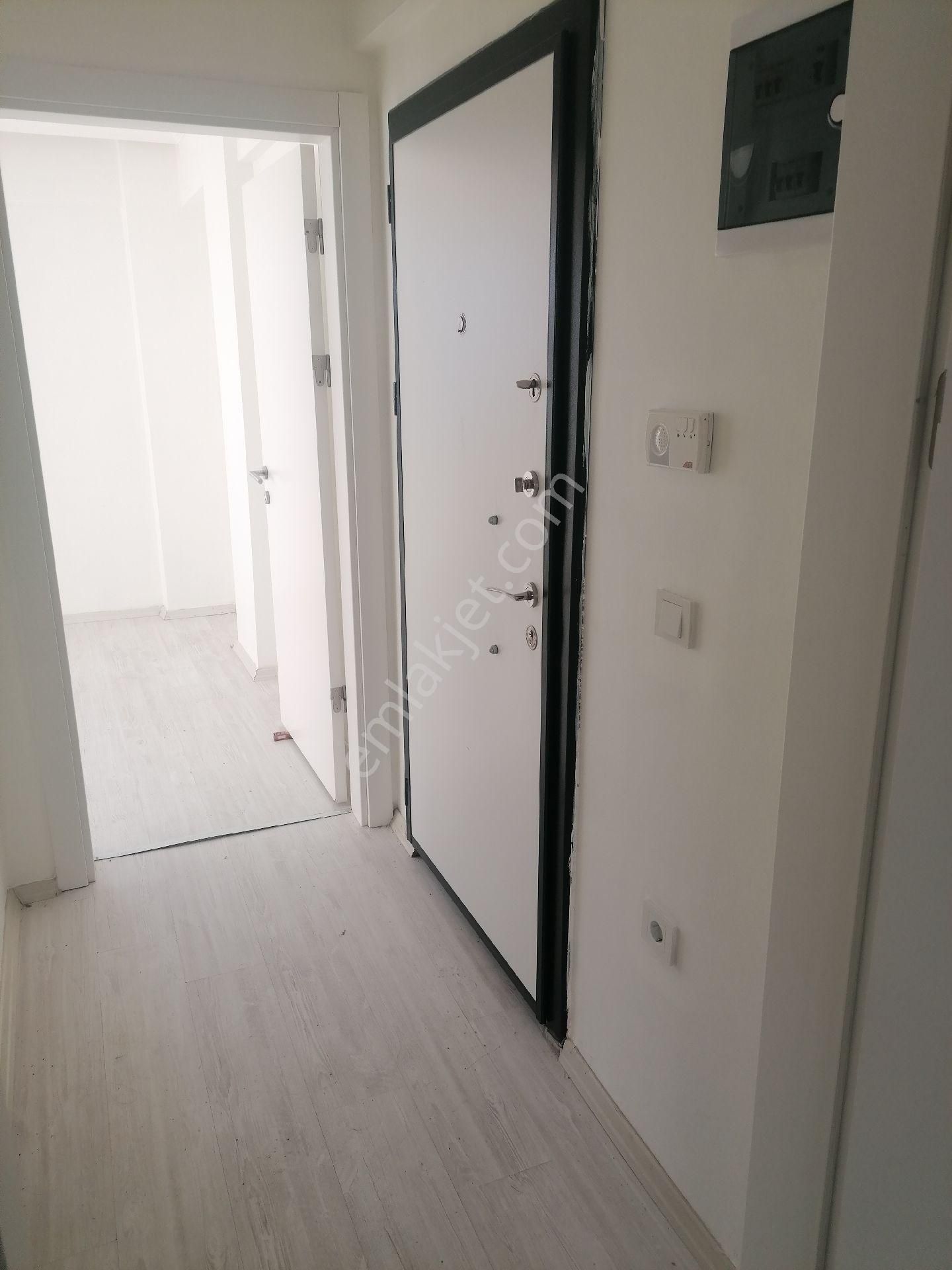 Karaburun Mahallesi Havuzlu Sitede 1+1 - Görsel 16