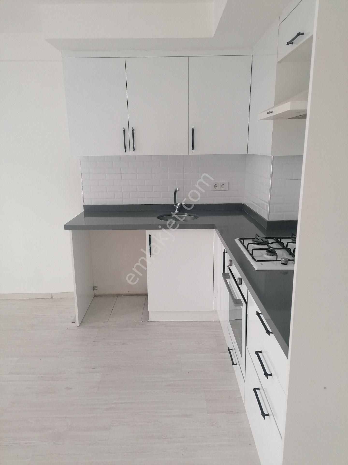 Karaburun Mahallesi Havuzlu Sitede 1+1 - Görsel 14