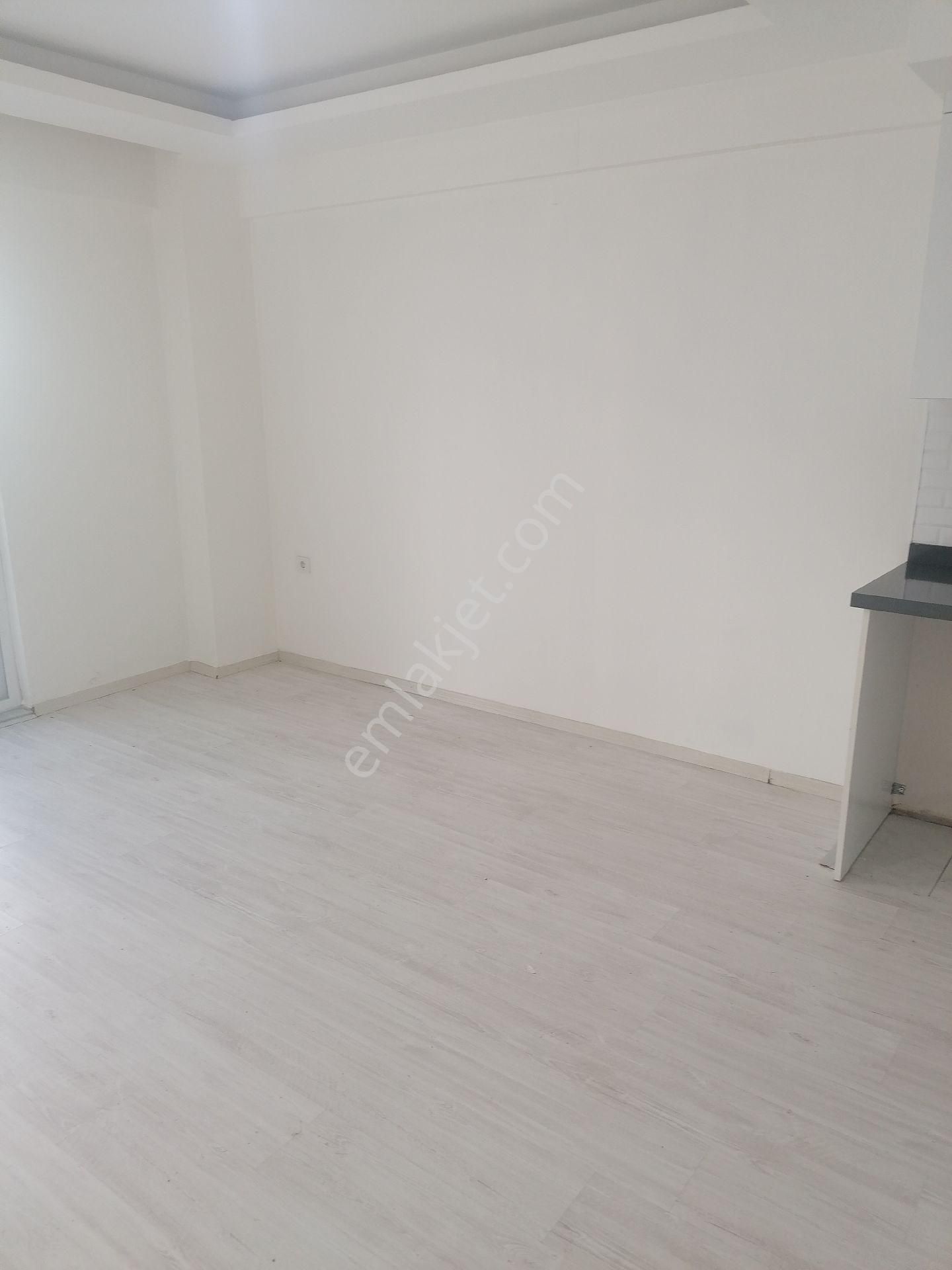 Karaburun Mahallesi Havuzlu Sitede 1+1 - Görsel 15