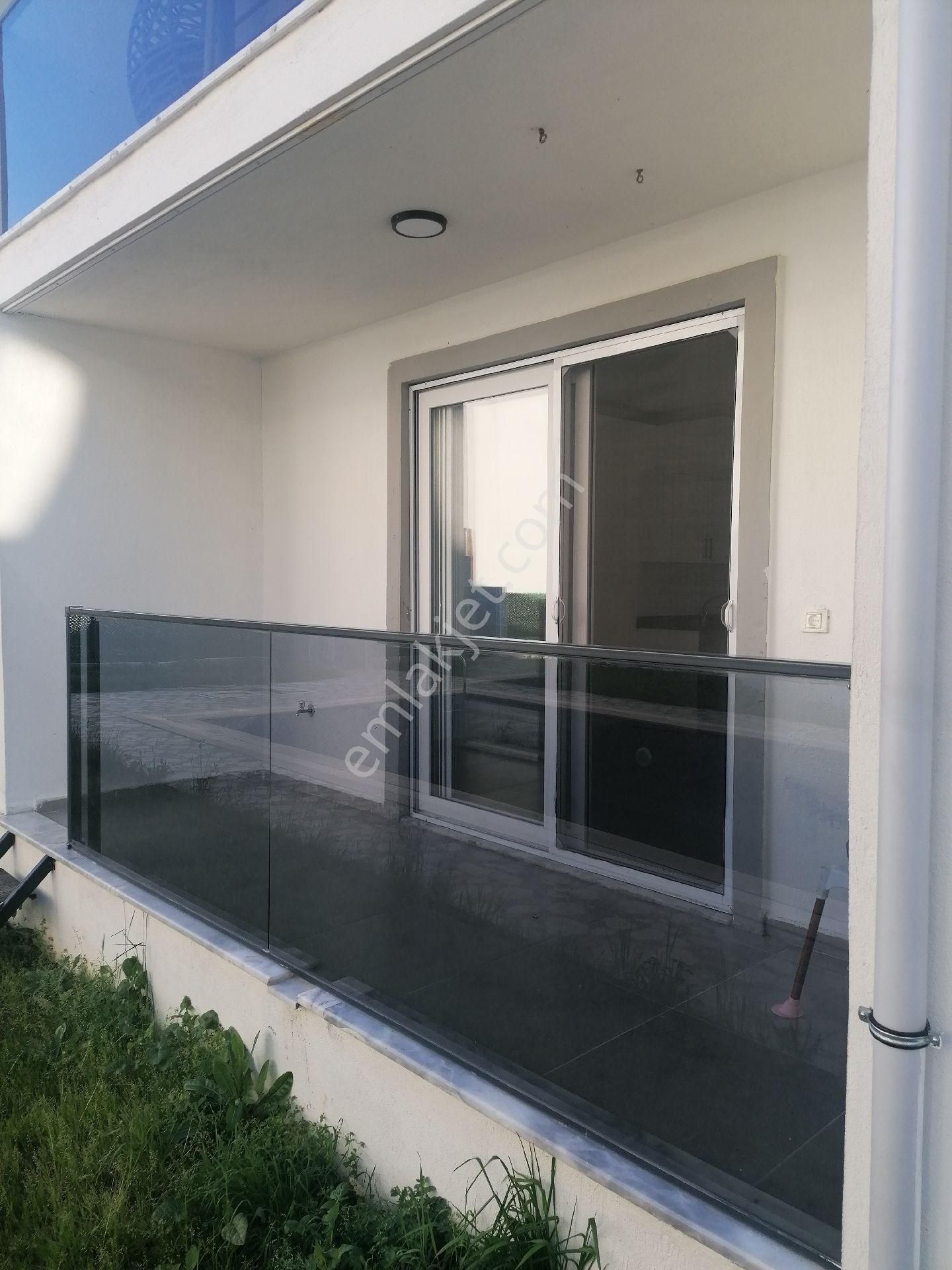 Karaburun Mahallesi Havuzlu Sitede 1+1 - Görsel 10