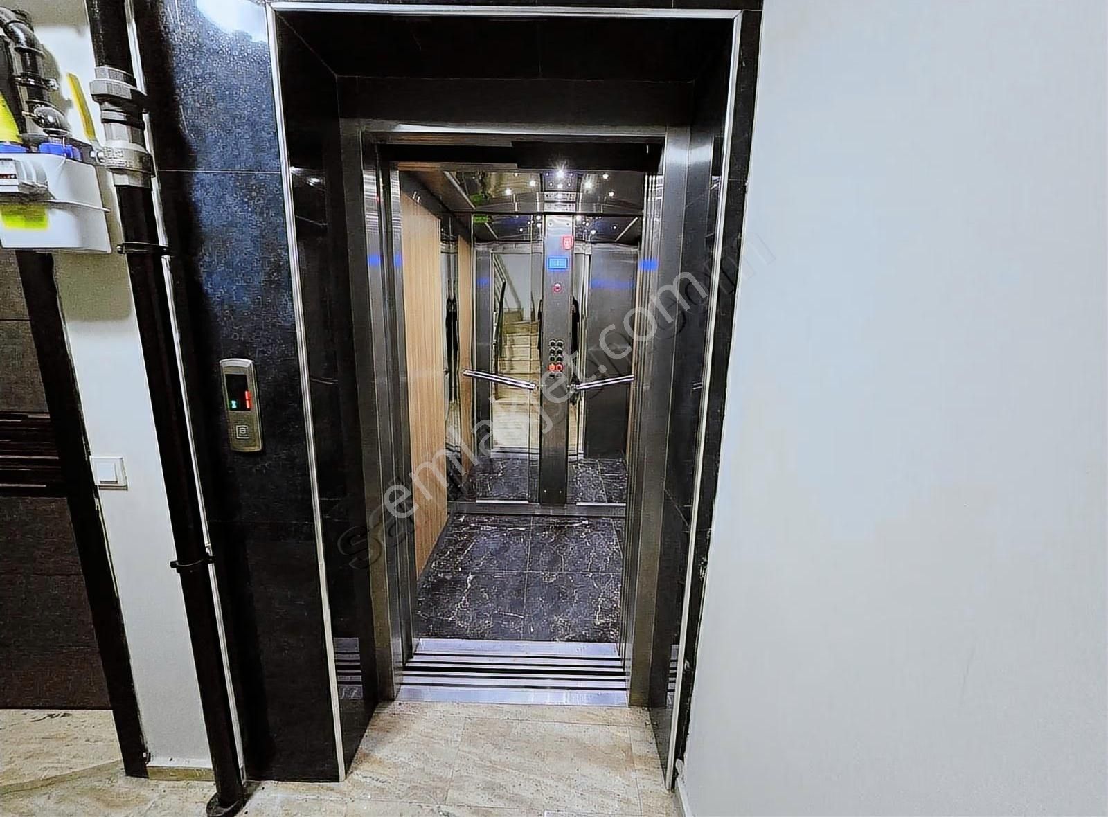 Söke'de Merkezi Lokasyonda Kiralık Geniş 2+1 Daire, Dogalgazl - Görsel 2