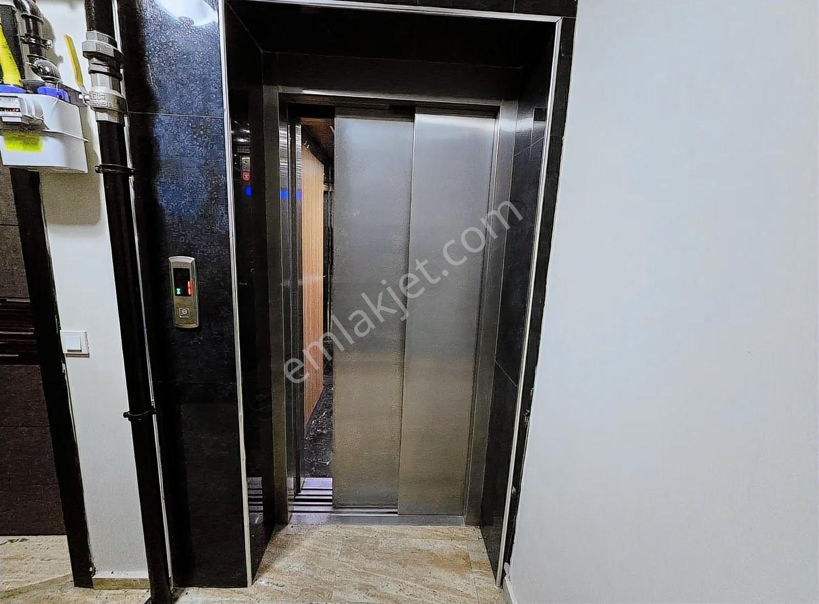 Söke'de Merkezi Lokasyonda Kiralık Geniş 2+1 Daire, Dogalgazl - Görsel 4