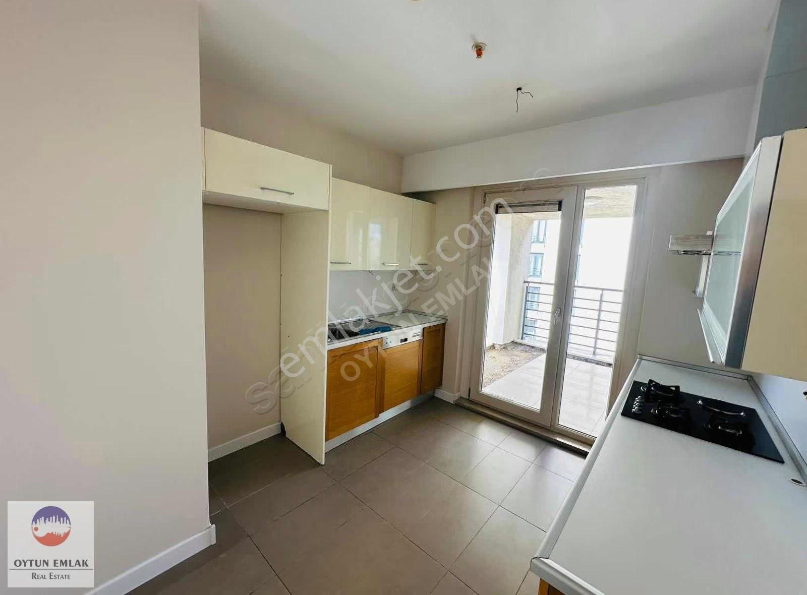 Bosphorus Cıty Göl Kule'de Kiralık 2+1 Balkonlu Daire 128 M² - Görsel 6