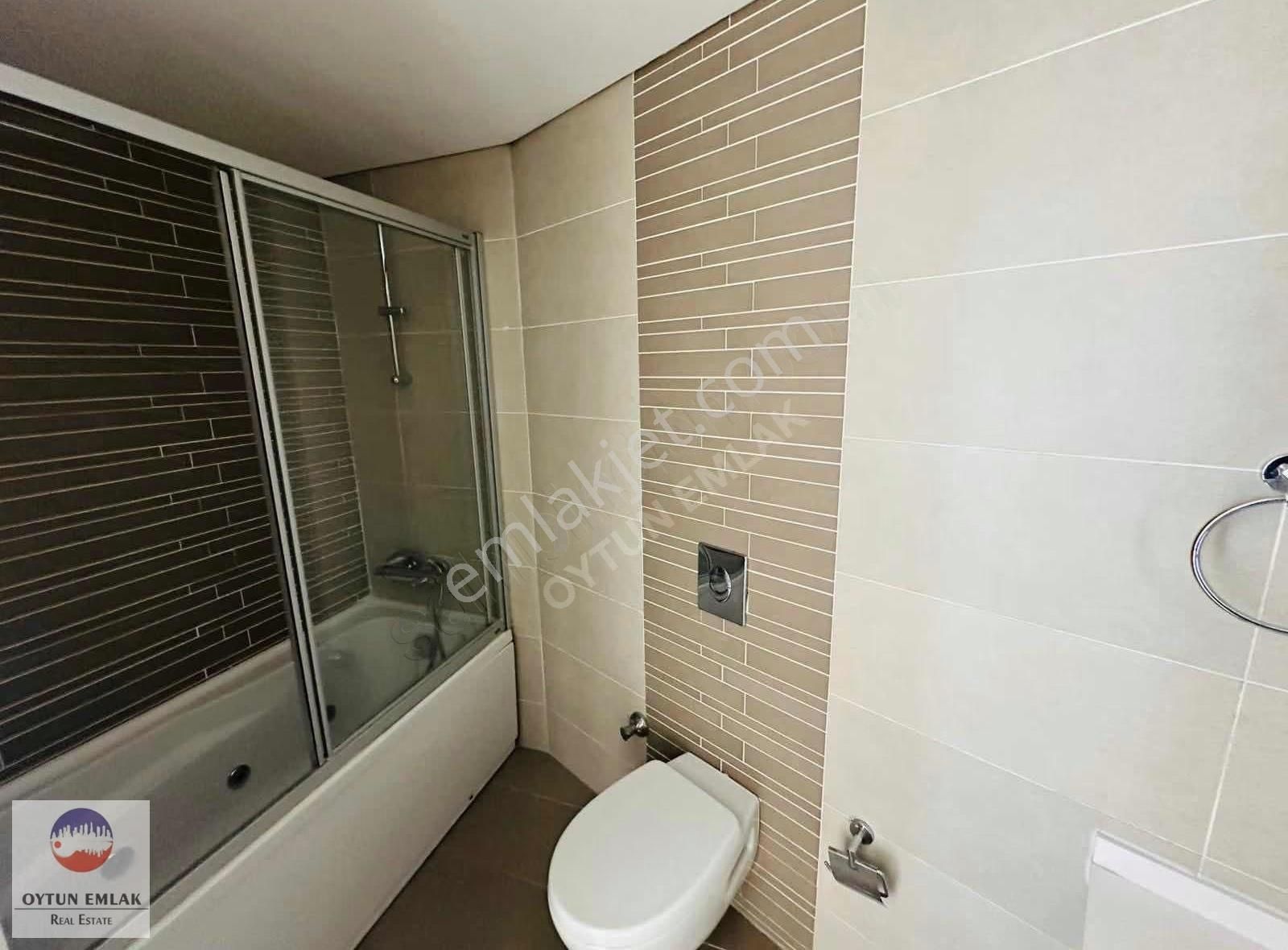 Bosphorus Cıty Göl Kule'de Kiralık 2+1 Balkonlu Daire 128 M² - Görsel 3