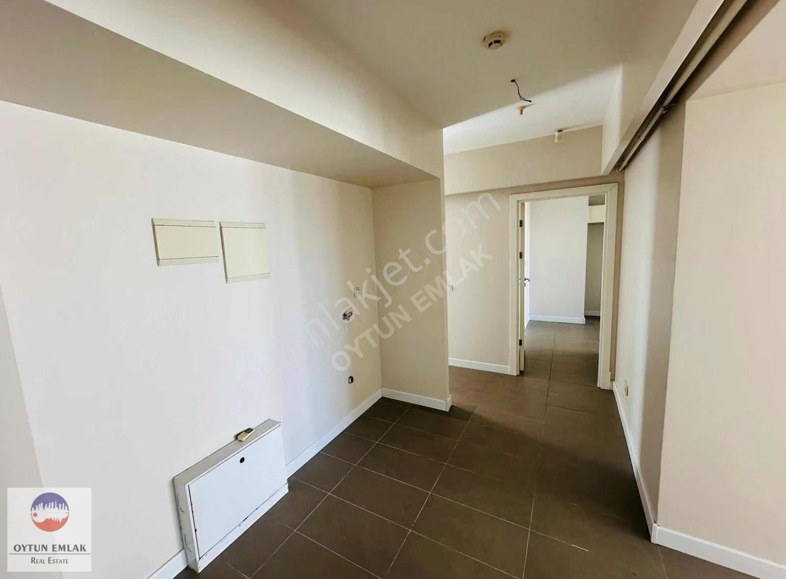 Bosphorus Cıty Göl Kule'de Kiralık 2+1 Balkonlu Daire 128 M² - Görsel 19