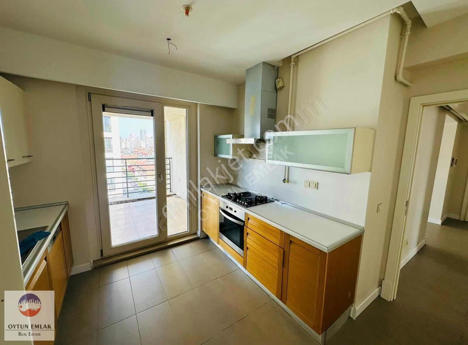 Bosphorus Cıty Göl Kule'de Kiralık 2+1 Balkonlu Daire 128 M² - Görsel 13