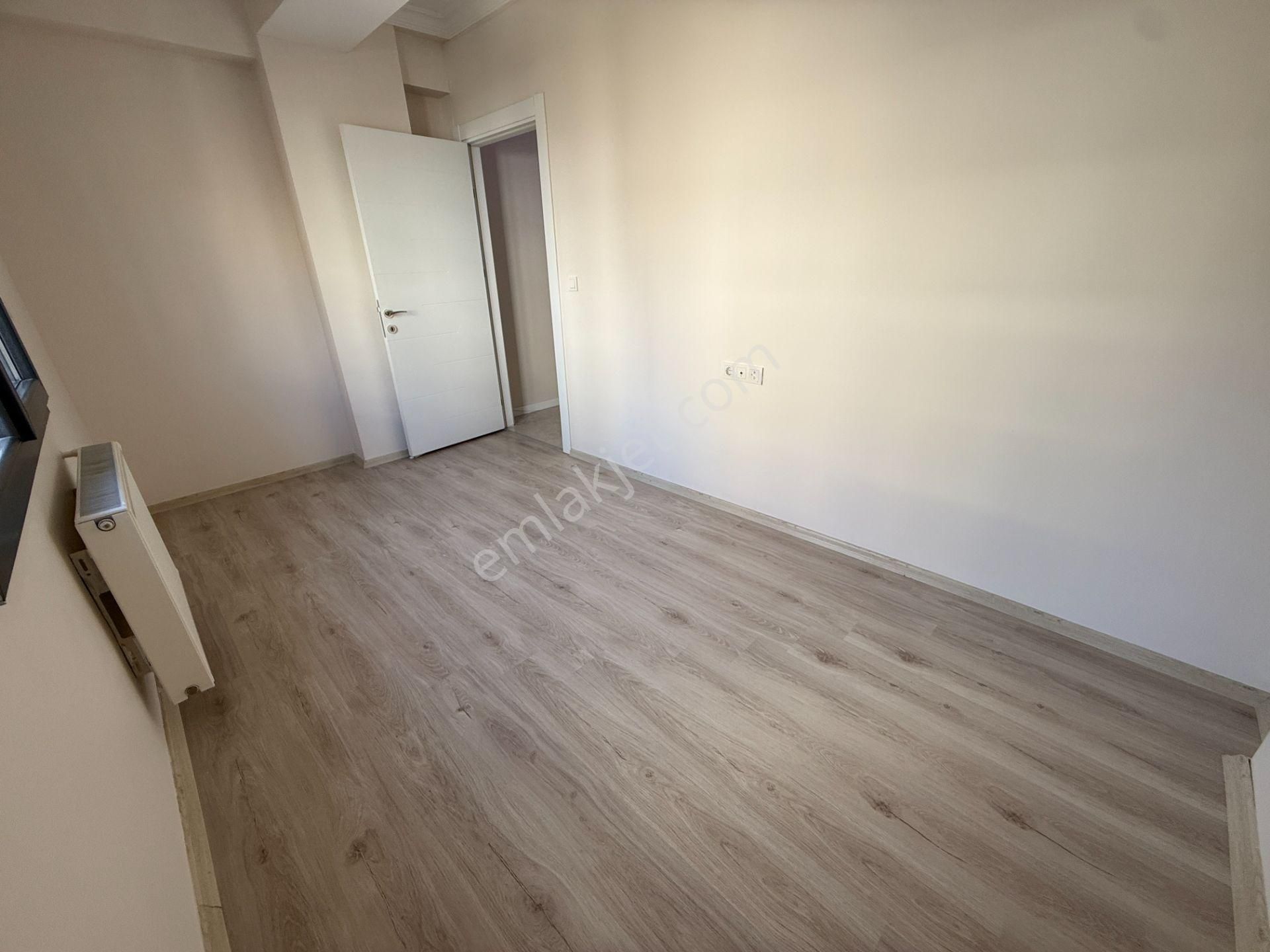 Bostanlı Kiralık 3+1 Daire Ara Kat Otoparklı Genç Bina - Görsel 22