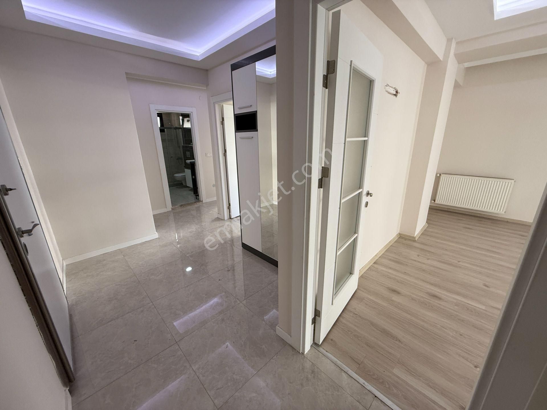 Bostanlı Kiralık 3+1 Daire Ara Kat Otoparklı Genç Bina - Görsel 3