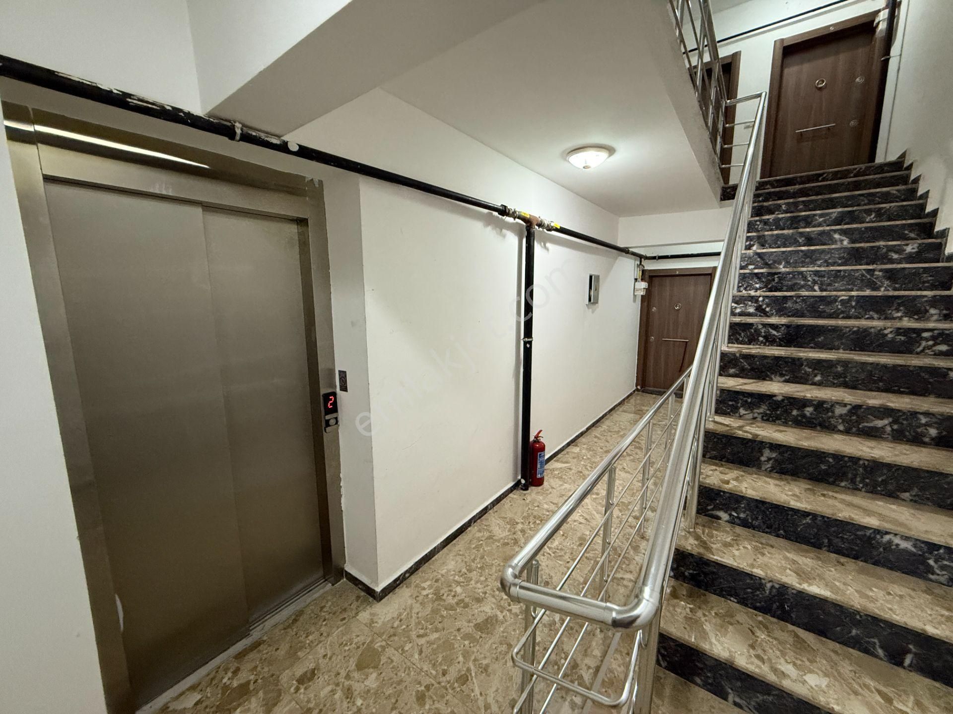 Bostanlı Kiralık 3+1 Daire Ara Kat Otoparklı Genç Bina - Görsel 25