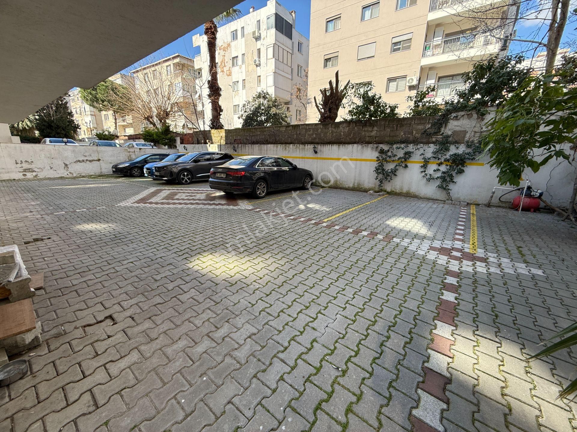 Bostanlı Kiralık 3+1 Daire Ara Kat Otoparklı Genç Bina - Görsel 26