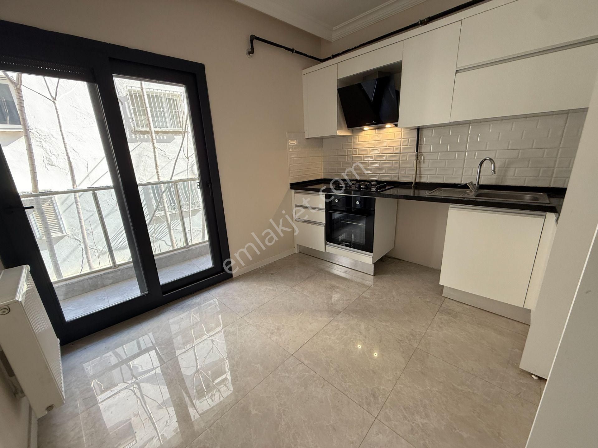 Bostanlı Kiralık 3+1 Daire Ara Kat Otoparklı Genç Bina - Görsel 8