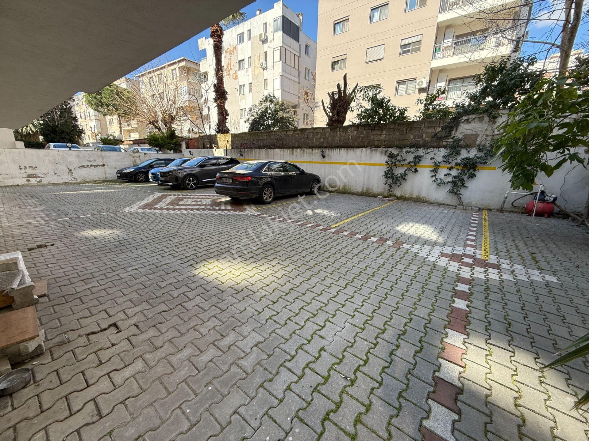 Bostanlı Kiralık 3+1 Daire Ara Kat Otoparklı Genç Bina - Görsel 27