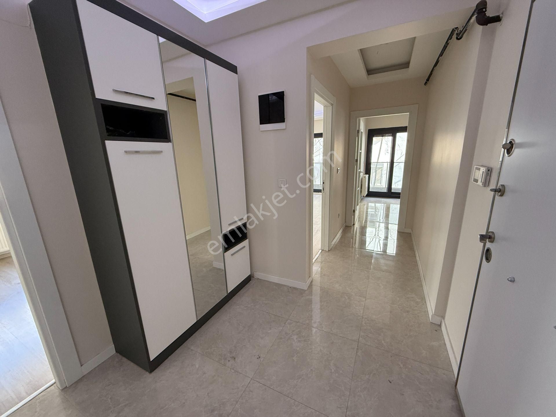 Bostanlı Kiralık 3+1 Daire Ara Kat Otoparklı Genç Bina - Görsel 2