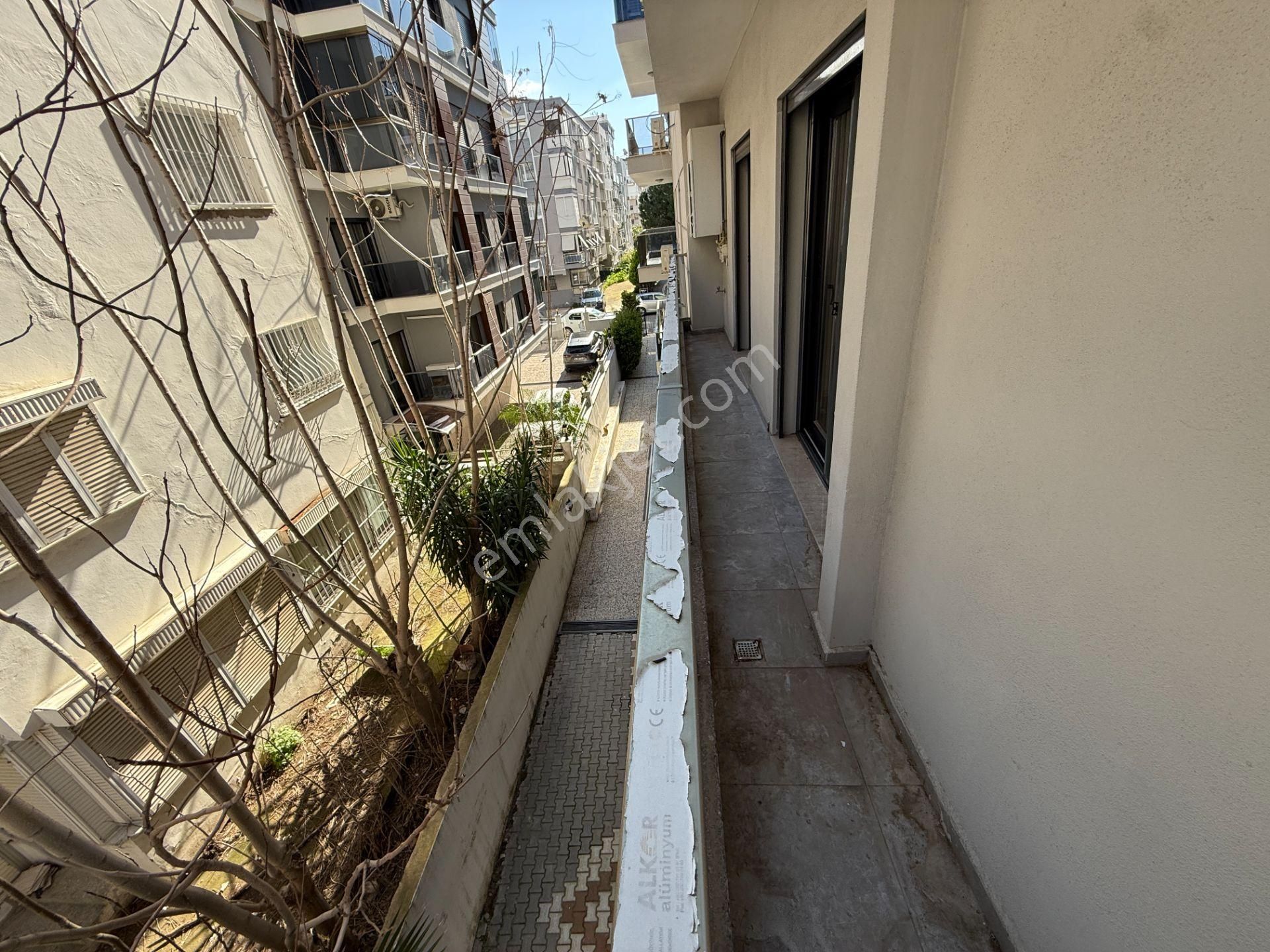 Bostanlı Kiralık 3+1 Daire Ara Kat Otoparklı Genç Bina - Görsel 12