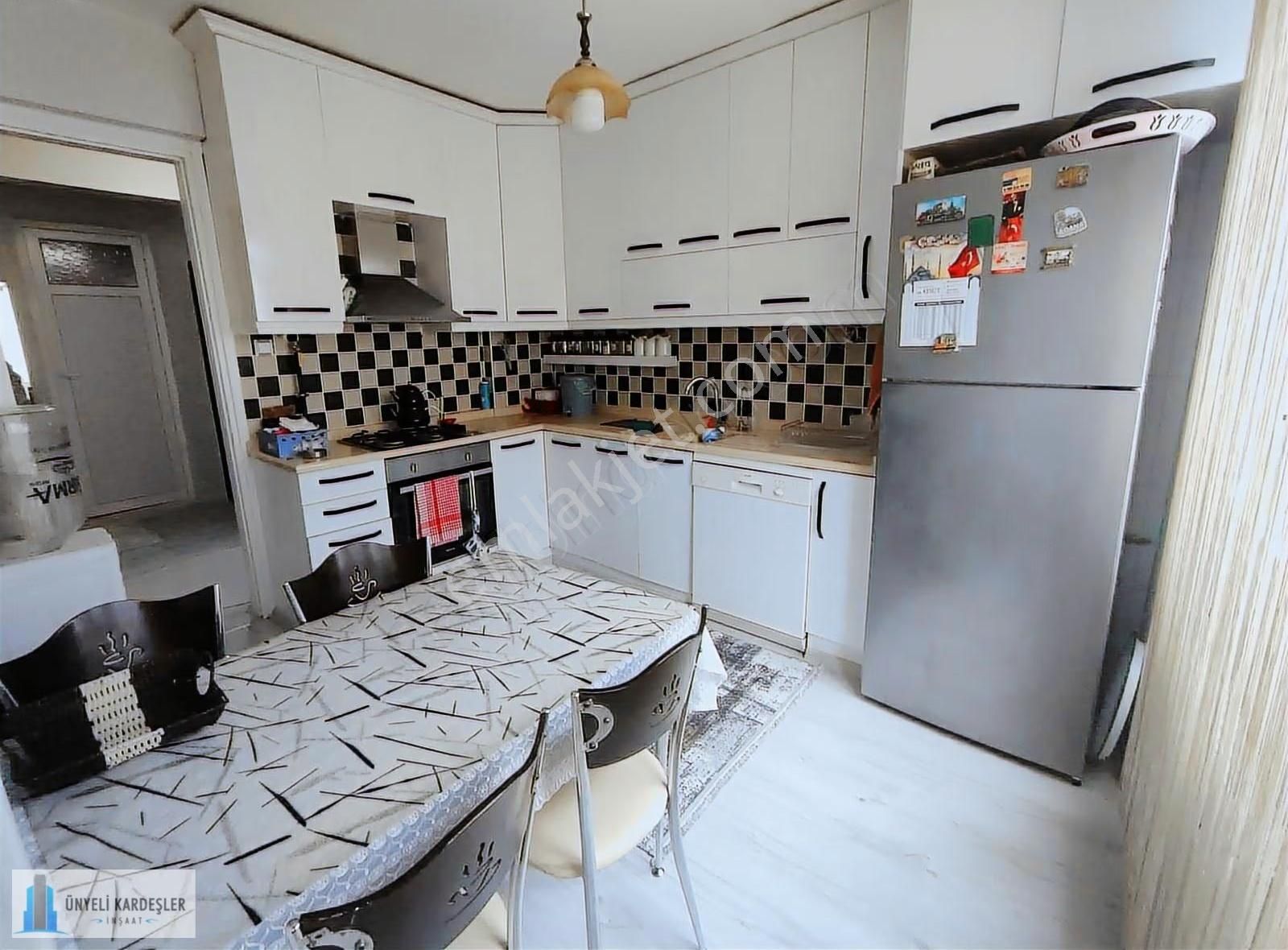 Saltak Caddesi'nde 2+1 İçi Tadilatlı Daire - Görsel 19