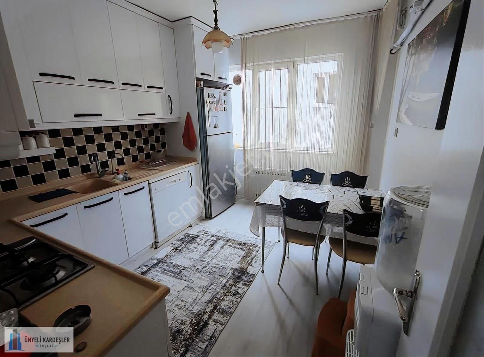 Saltak Caddesi'nde 2+1 İçi Tadilatlı Daire - Görsel 8