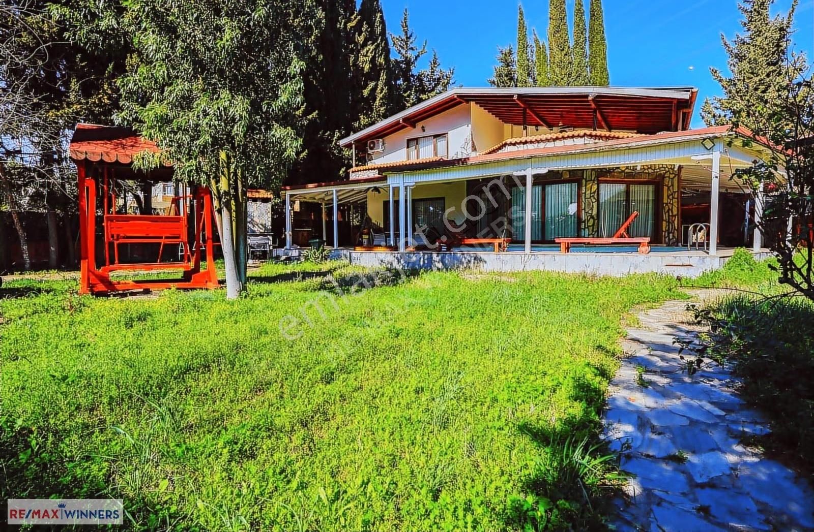 Duacı'da 890 M² Arsa İçinde Satılık Lüks 7+1 Villa - Görsel 8