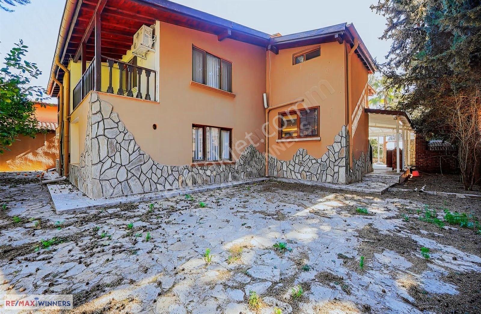 Duacı'da 890 M² Arsa İçinde Satılık Lüks 7+1 Villa - Görsel 5