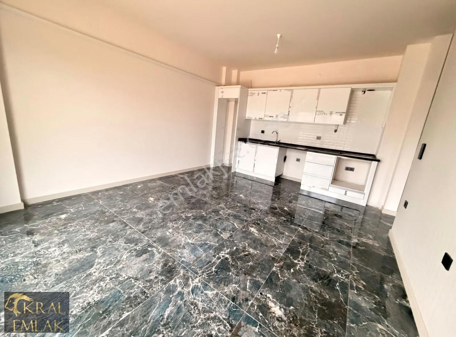 Akçakocanın Havuzlu Tek Akllı Binasında Satılık 1+1 Daireler - Görsel 12