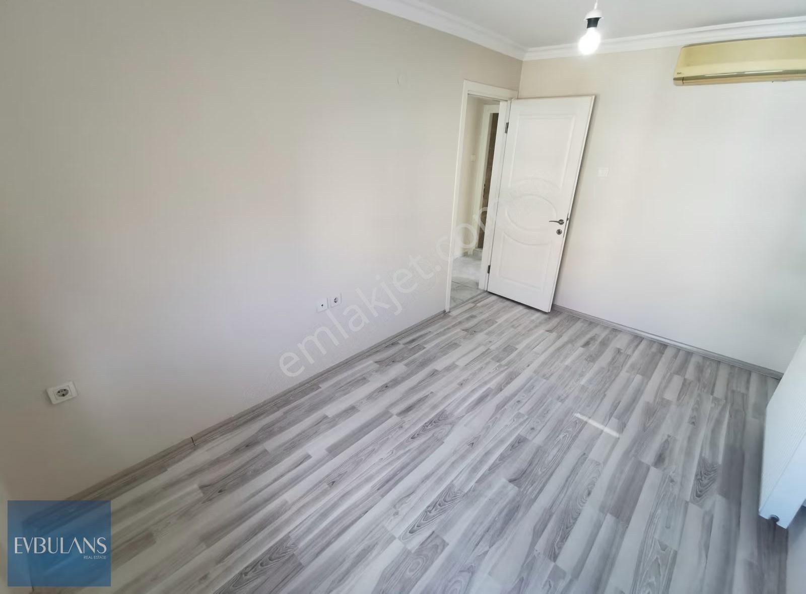 Nergiz Çarşı Ve Girne Caddesi Yanı Ara Kat Asansörlü Bina 3+1 - Görsel 27