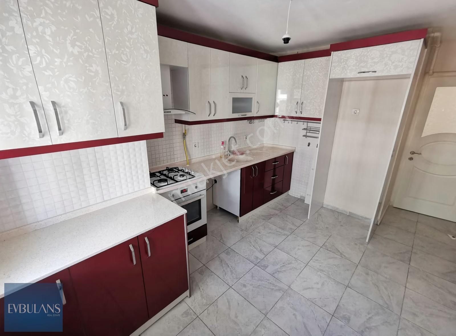 Nergiz Çarşı Ve Girne Caddesi Yanı Ara Kat Asansörlü Bina 3+1 - Görsel 16