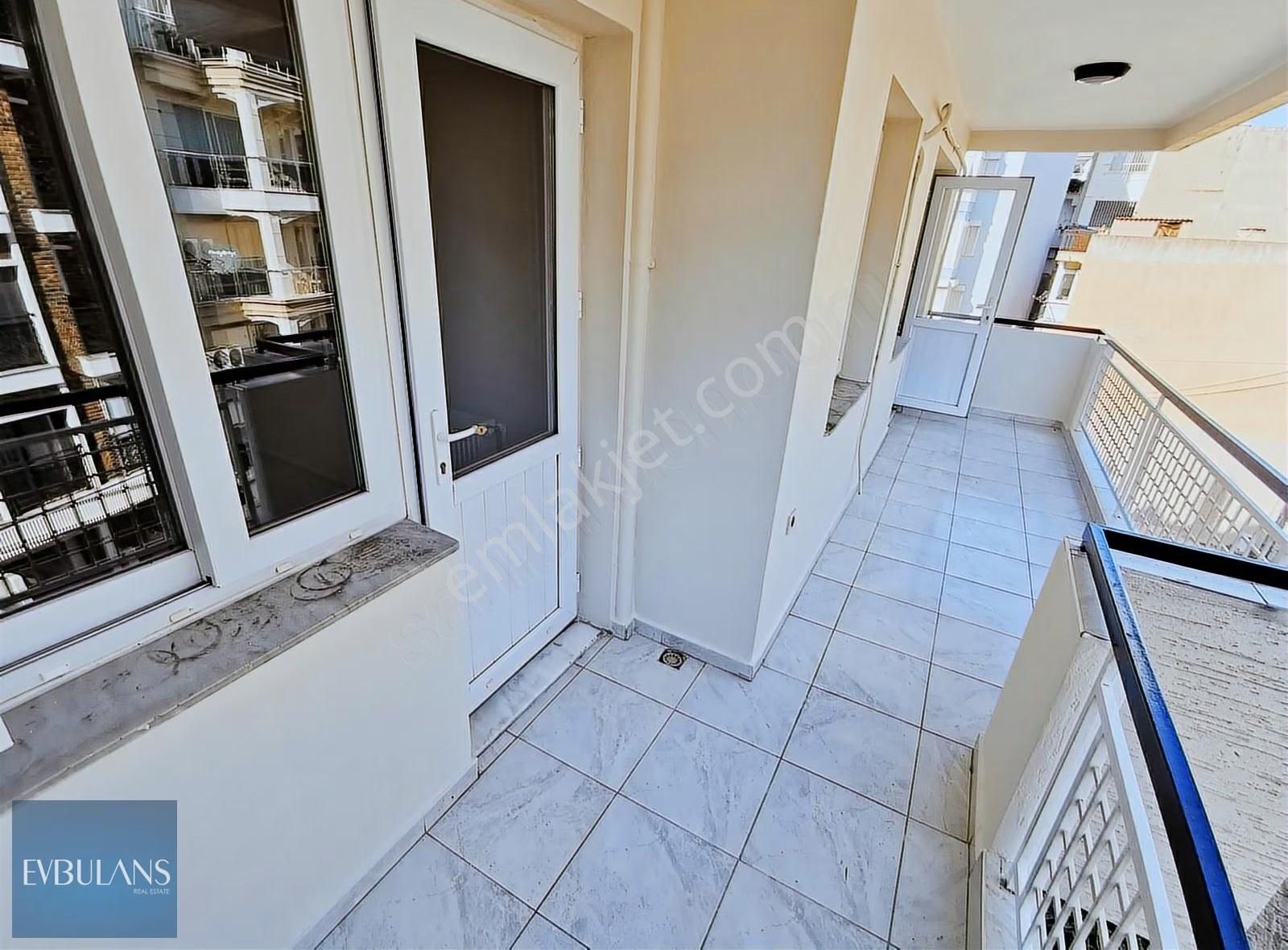 Nergiz Çarşı Ve Girne Caddesi Yanı Ara Kat Asansörlü Bina 3+1 - Görsel 13