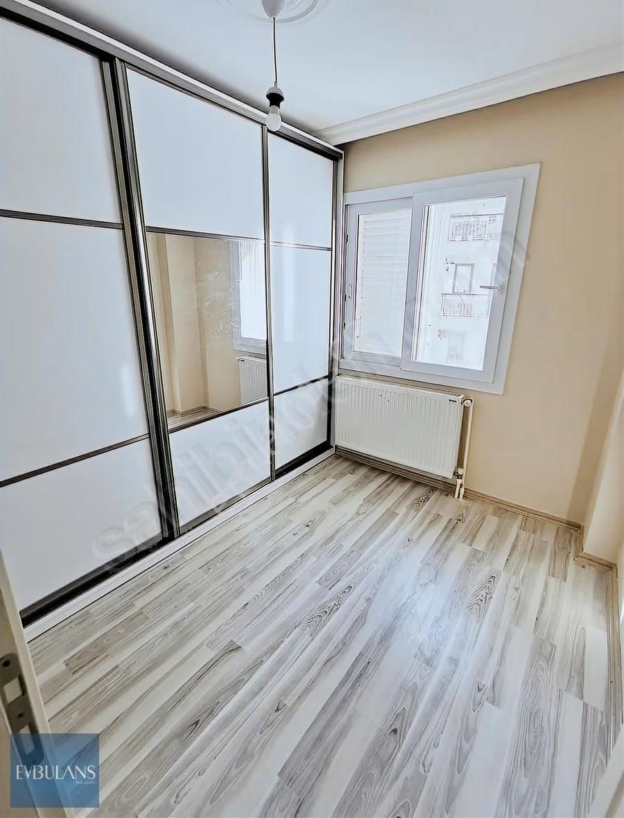 Nergiz Çarşı Ve Girne Caddesi Yanı Ara Kat Asansörlü Bina 3+1 - Görsel 5