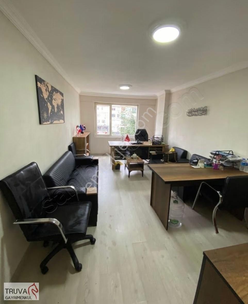 Truva Gayrimenkul Den 19 Mayıs Caddesine Cepheli Lüx Ofis