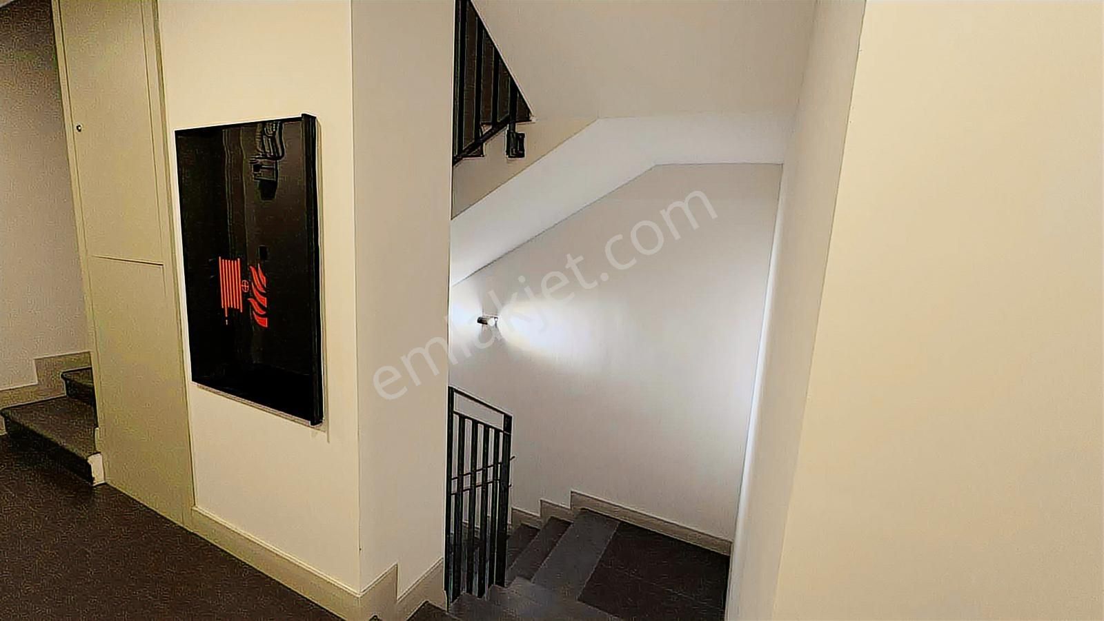 Çankaya Farabi Sokak Prestijli Binada - 1+1 Eşyalı - Asansörlü - Görsel 11