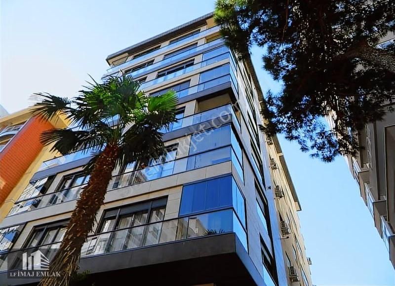 Erenköy Şevki Özengin Sokakta 2+1 90 M2 Net Ebeveyn Balkon