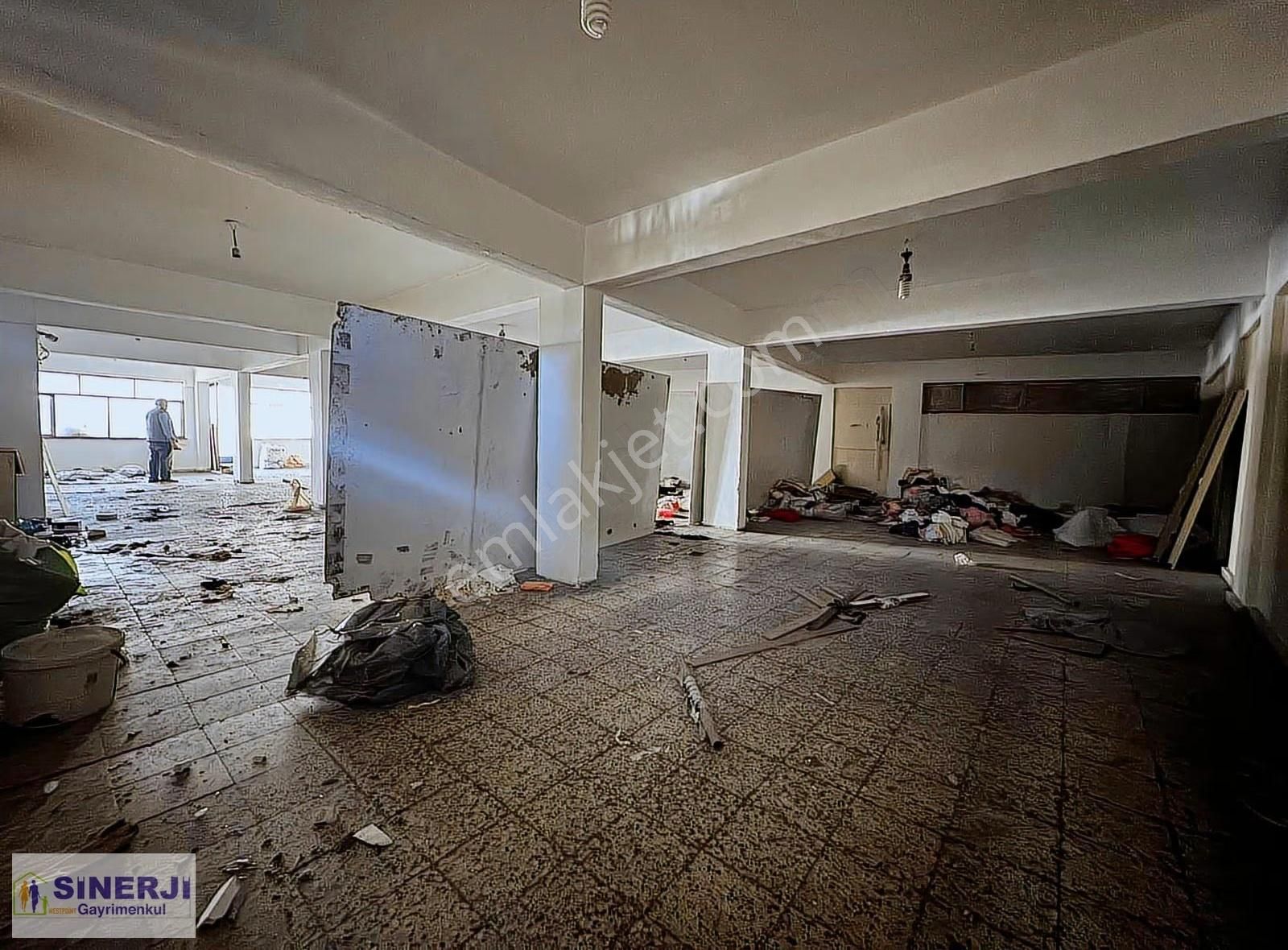 Yeşilyayla Da Kiralık 600m2 3 Katlı İş Yeri Caddeye 20 Metre - Görsel 4