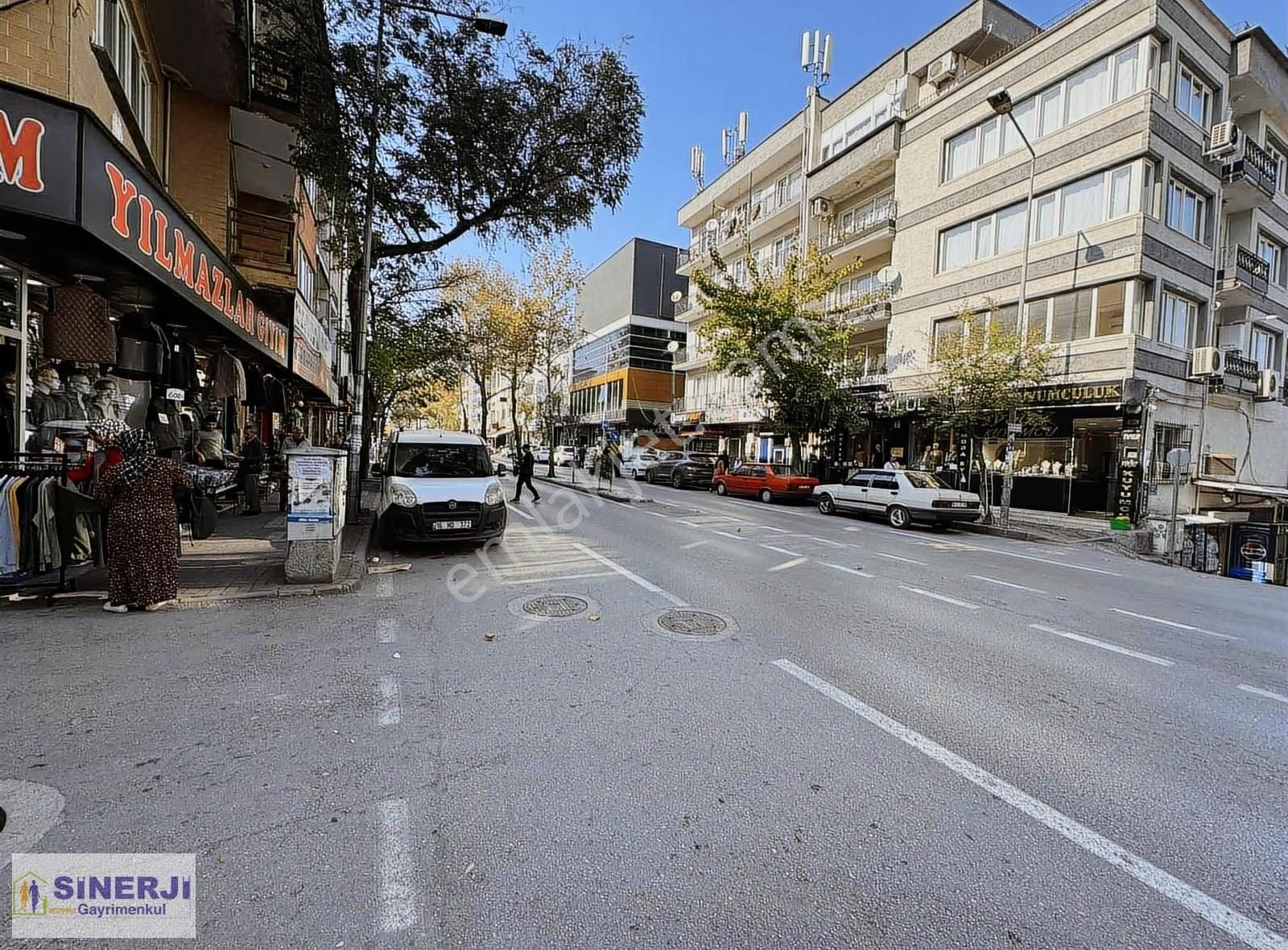 Yeşilyayla Da Kiralık 600m2 3 Katlı İş Yeri Caddeye 20 Metre - Görsel 8