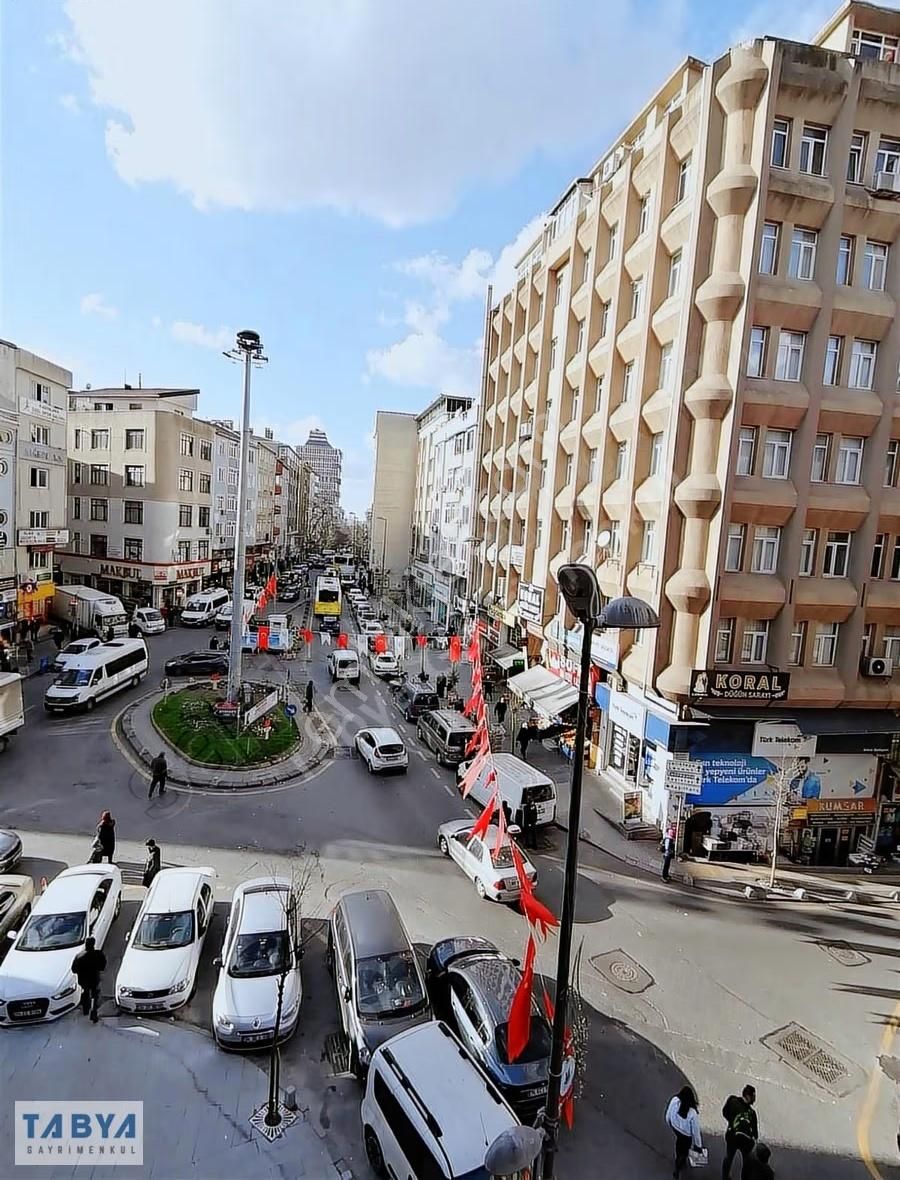 Ana Cadde Üzerinde Metroya 7 Dk Kiralık 1+1 Eşyalı Daire - Görsel 15
