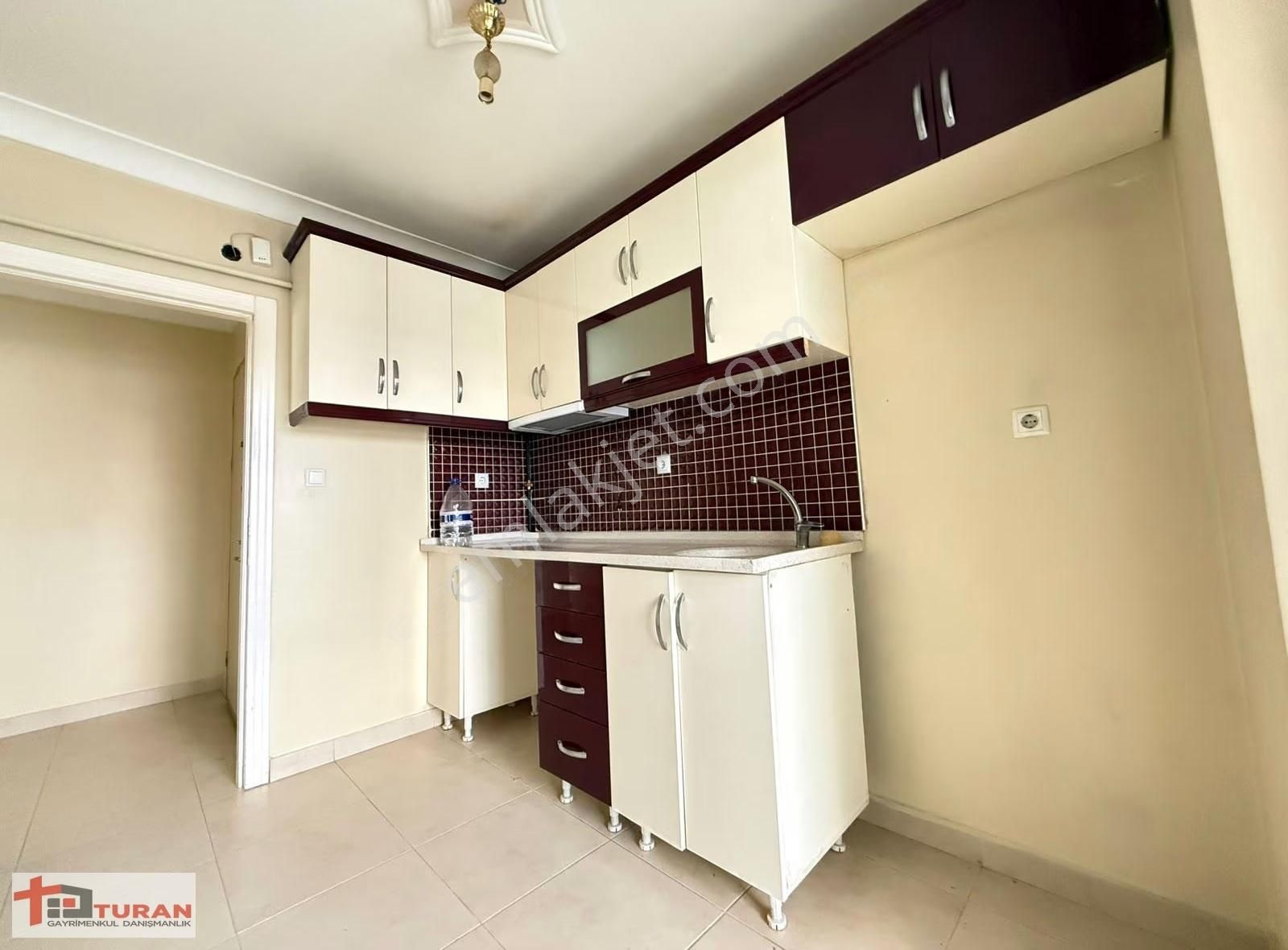 Özlem Caddesi Paraleli 3+1 Yüksek Giriş Çift Balkonlu Kiralık** - Görsel 11