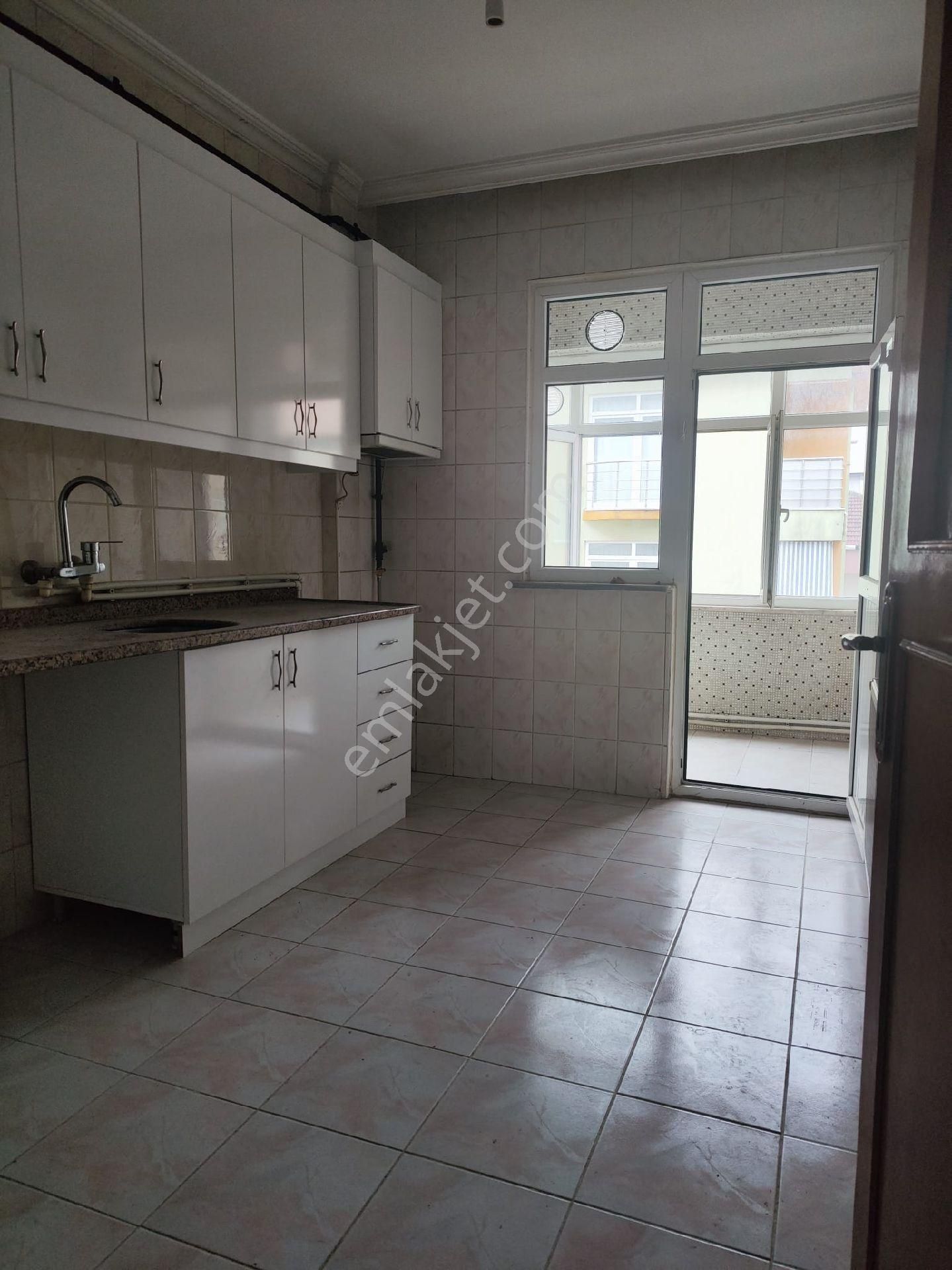 Ümraniye Altınşehir Mahallesi Metro Yürüme Mesafesi Temiz Daire 3.kat 2+1 120 Metre Kiralık Daire - Görsel 15