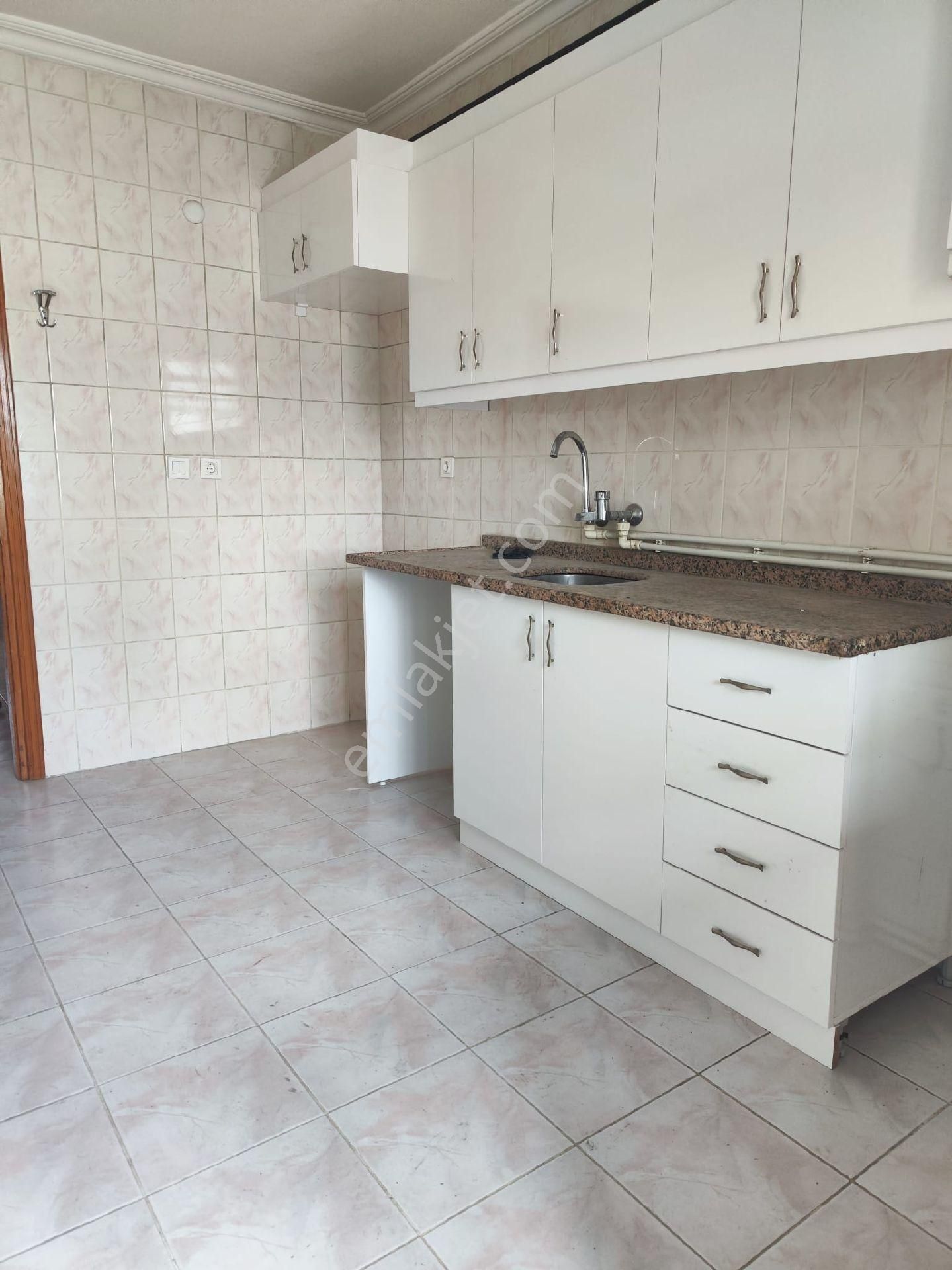 Ümraniye Altınşehir Mahallesi Metro Yürüme Mesafesi Temiz Daire 3.kat 2+1 120 Metre Kiralık Daire - Görsel 14