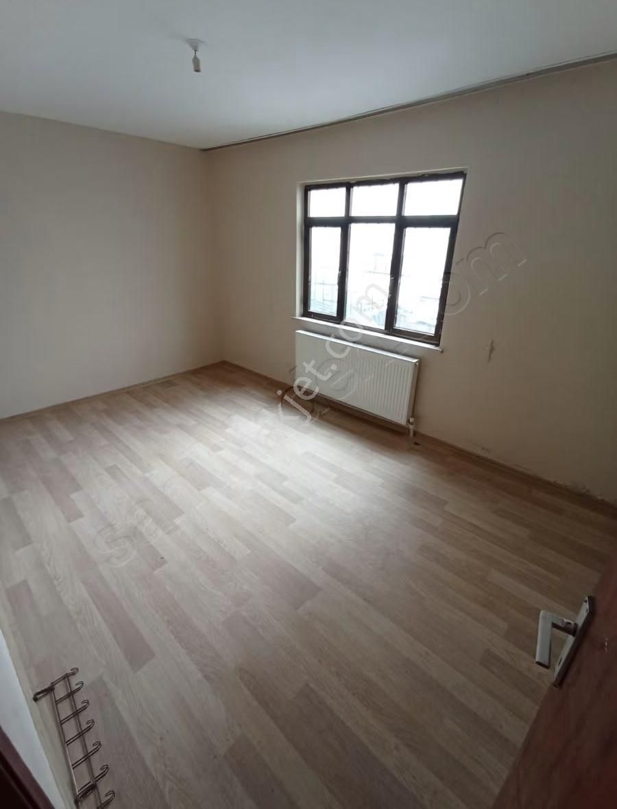 Samanlida Kiralik 3+1 Bahçeli Ev - Görsel 4