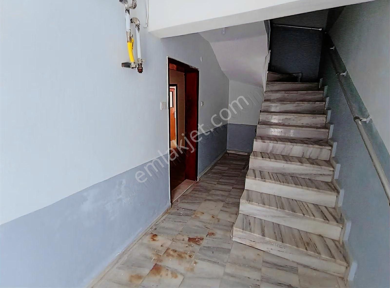 Samanlida Kiralik 3+1 Bahçeli Ev - Görsel 2