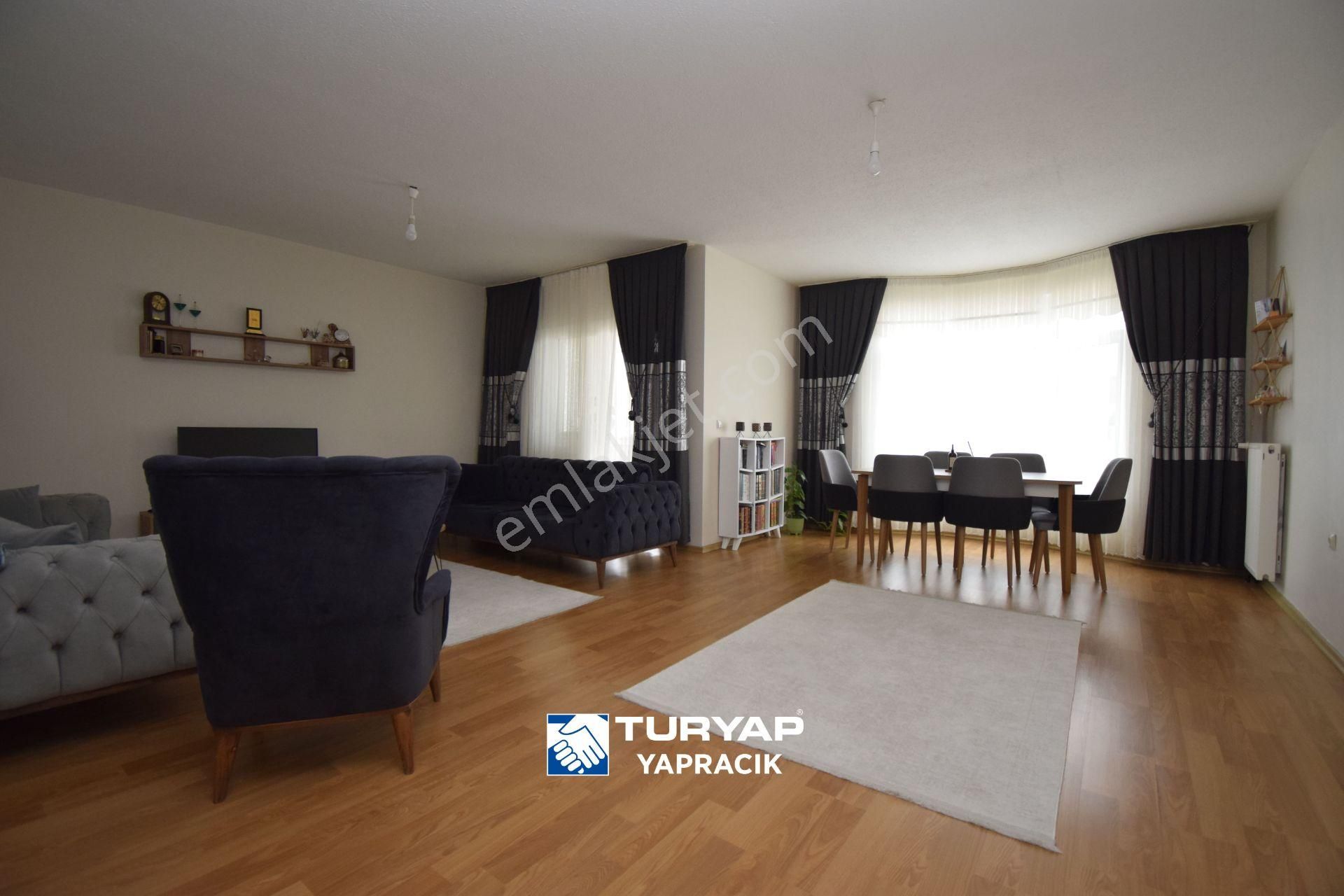 Turyap - 7.bölge'de Ulaşım/okul/s.pazarı Yanı Ön Cephe 4+1 Daire