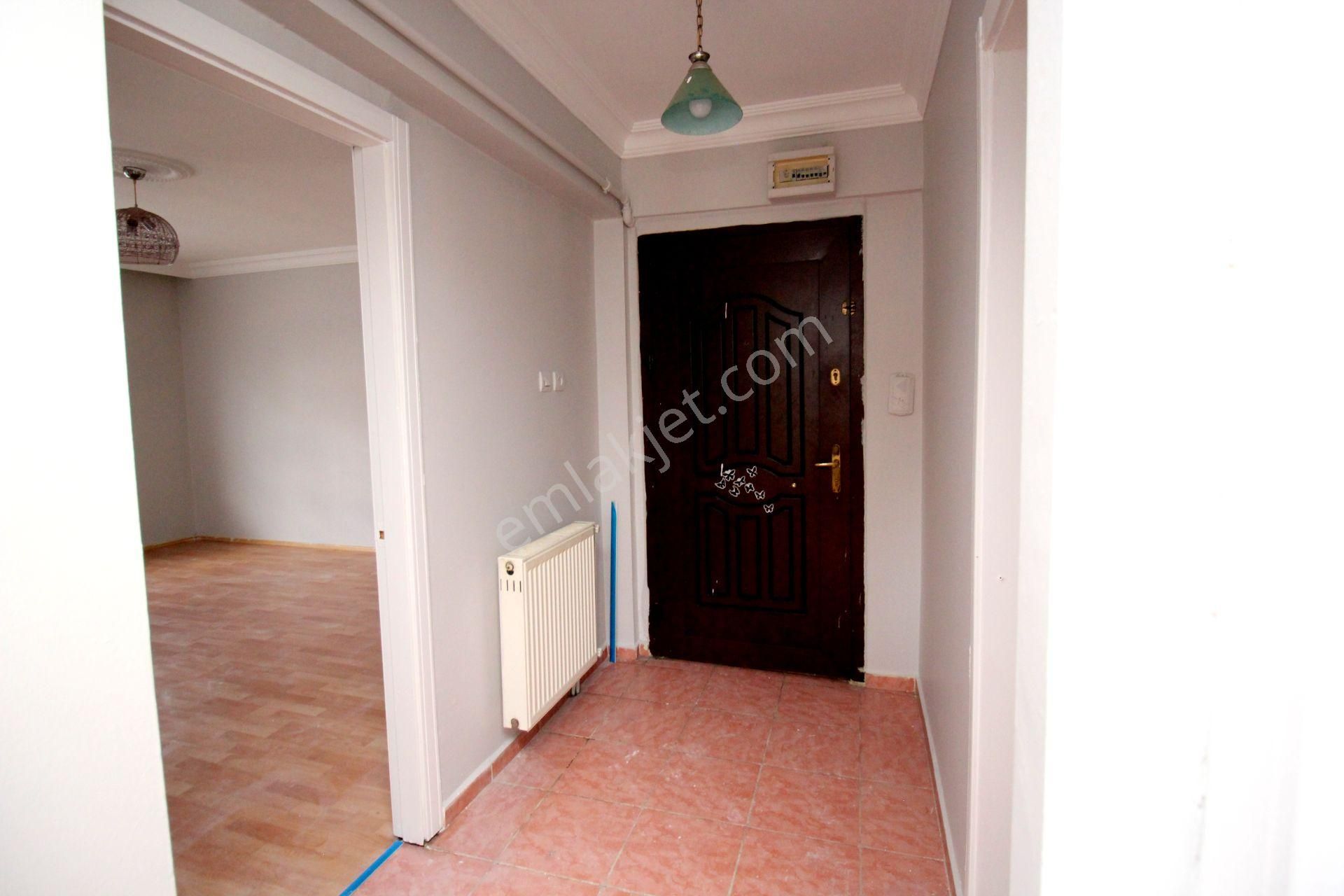 Emre Emlaktan Elvankent'te Ön Cephe Köşe Bina Çarşı İçi 2+1 Kiralık Daire - Görsel 19